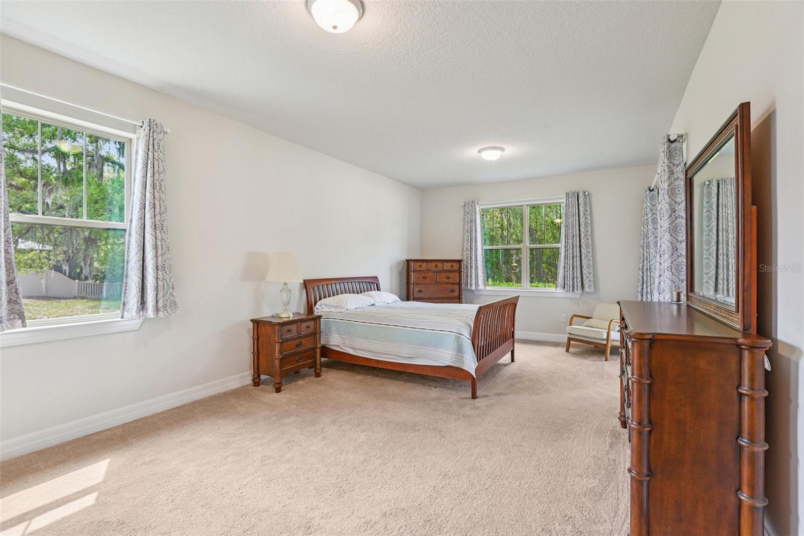 Listing photo id 11 for 19246 Briarbrook Drive