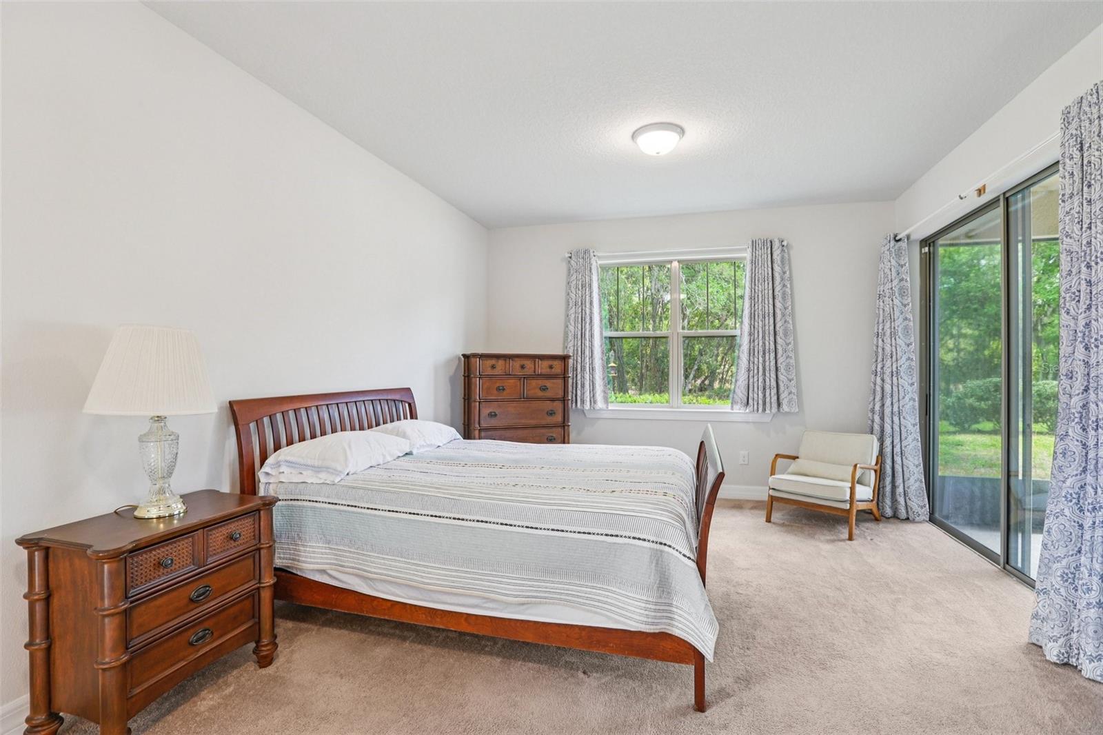 Listing photo id 12 for 19246 Briarbrook Drive