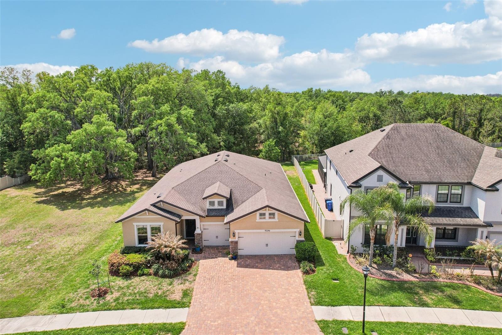 Listing photo id 0 for 19246 Briarbrook Drive