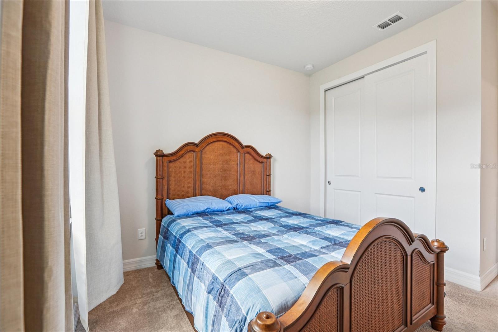 Listing photo id 21 for 19246 Briarbrook Drive