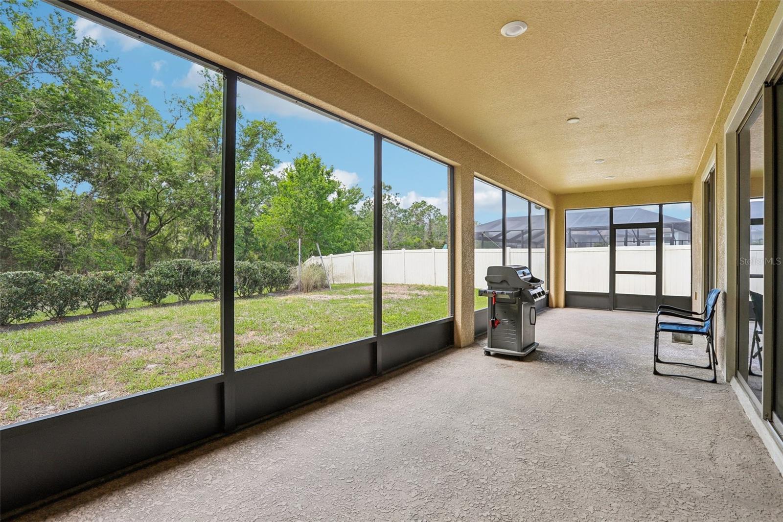 Listing photo id 26 for 19246 Briarbrook Drive