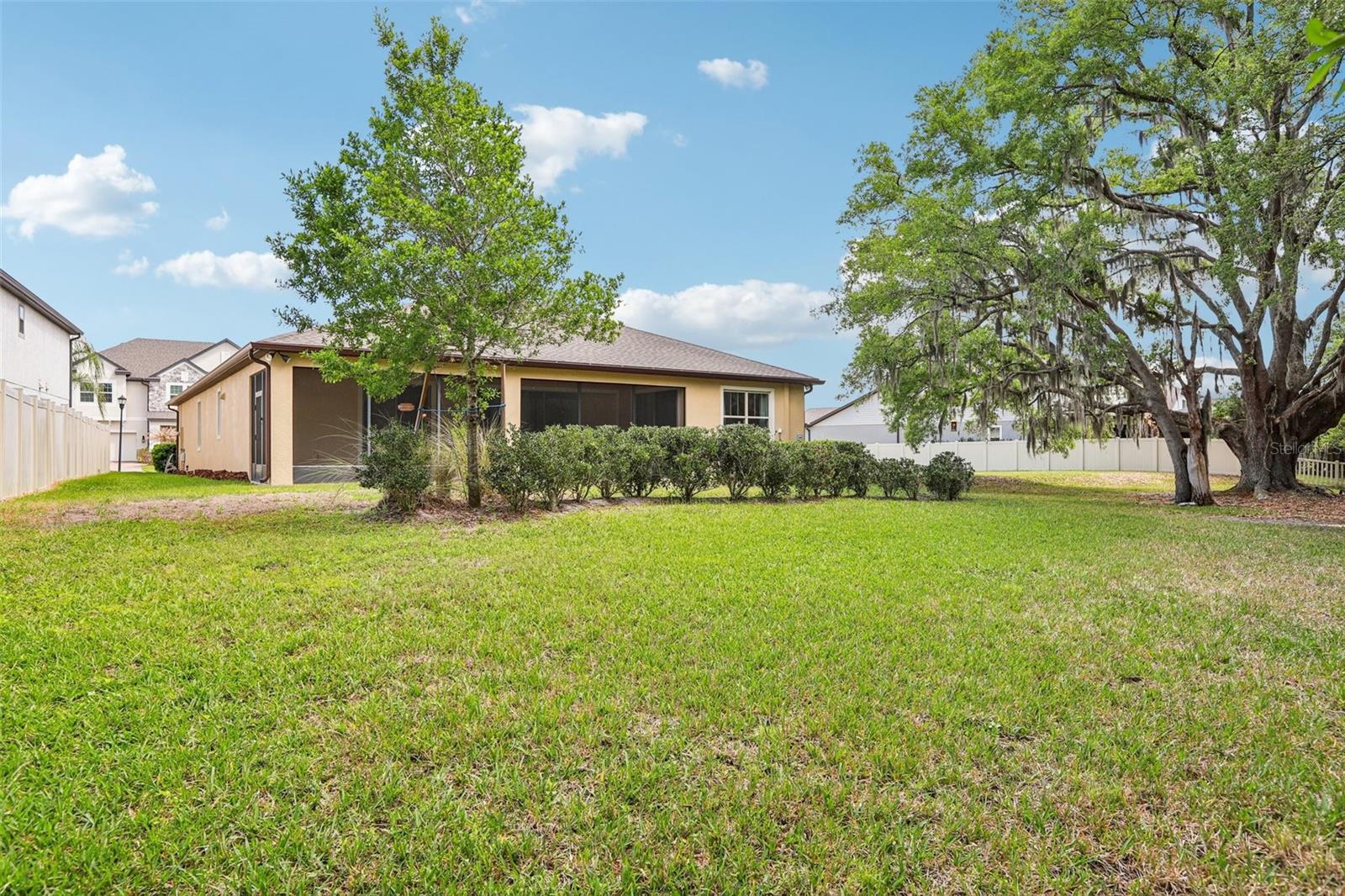 Listing photo id 29 for 19246 Briarbrook Drive