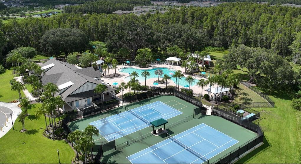 Listing photo id 35 for 19246 Briarbrook Drive