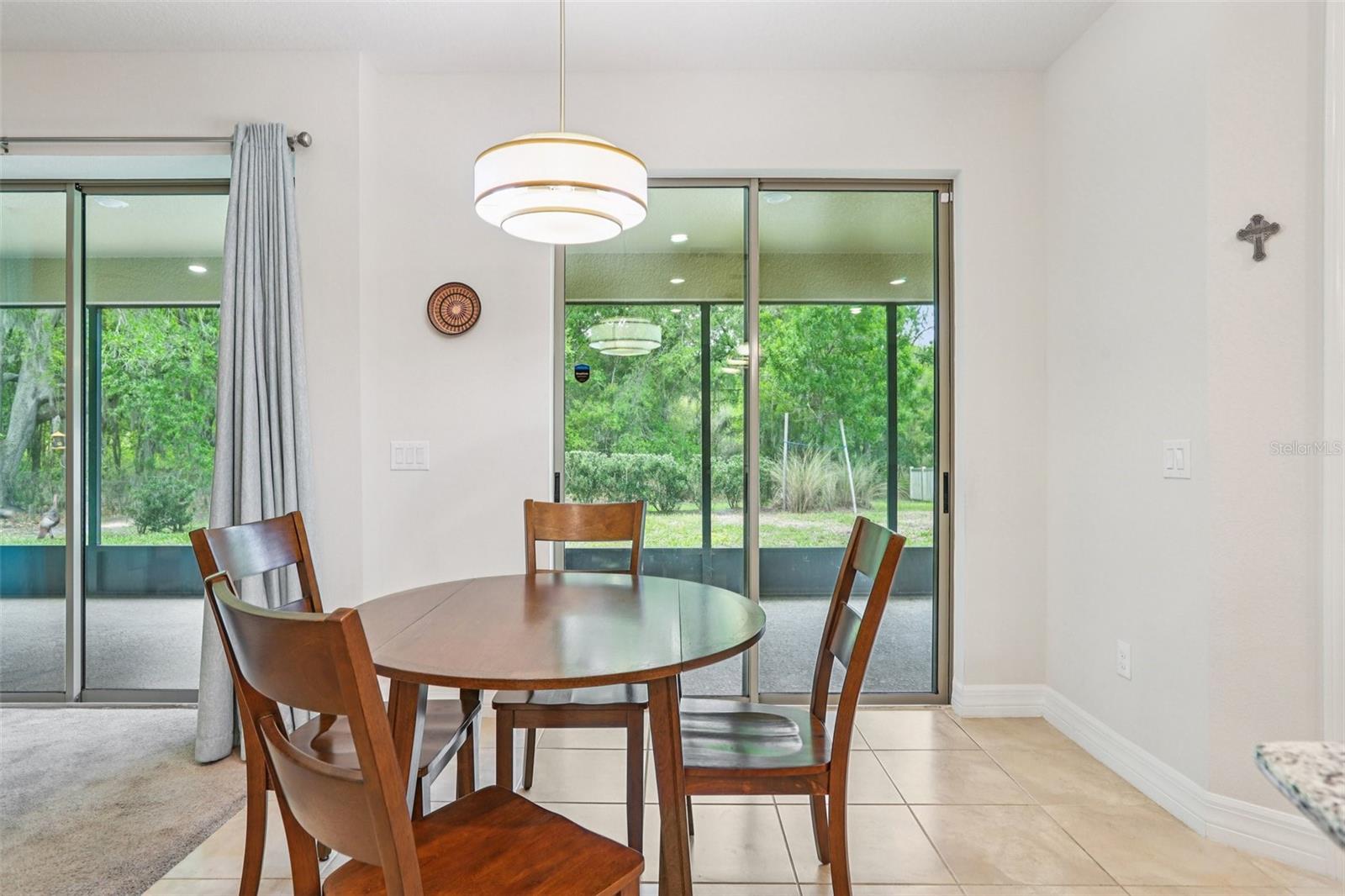 Listing photo id 6 for 19246 Briarbrook Drive