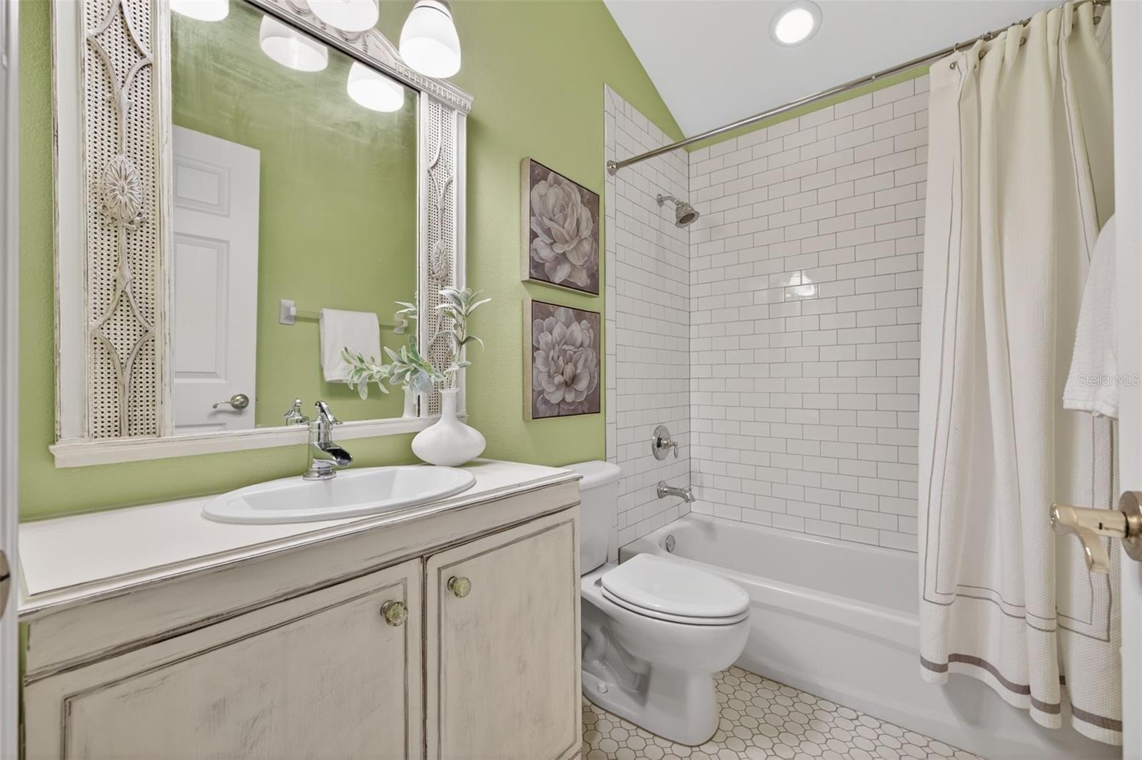 Image 23 of 47 For 603 24th Avenue N