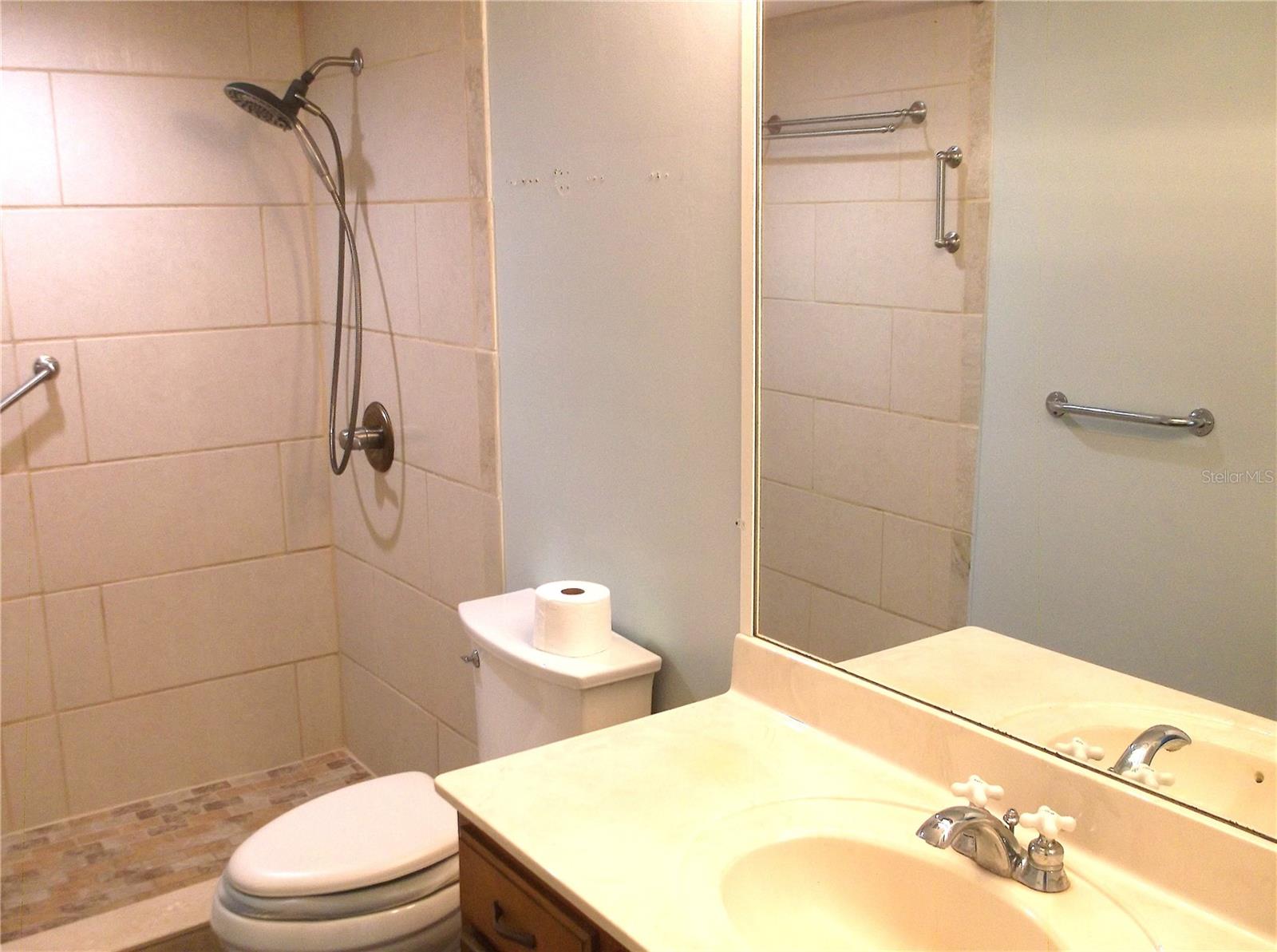 Image 32 of 43 For 9433 Harbor Greens Way 305