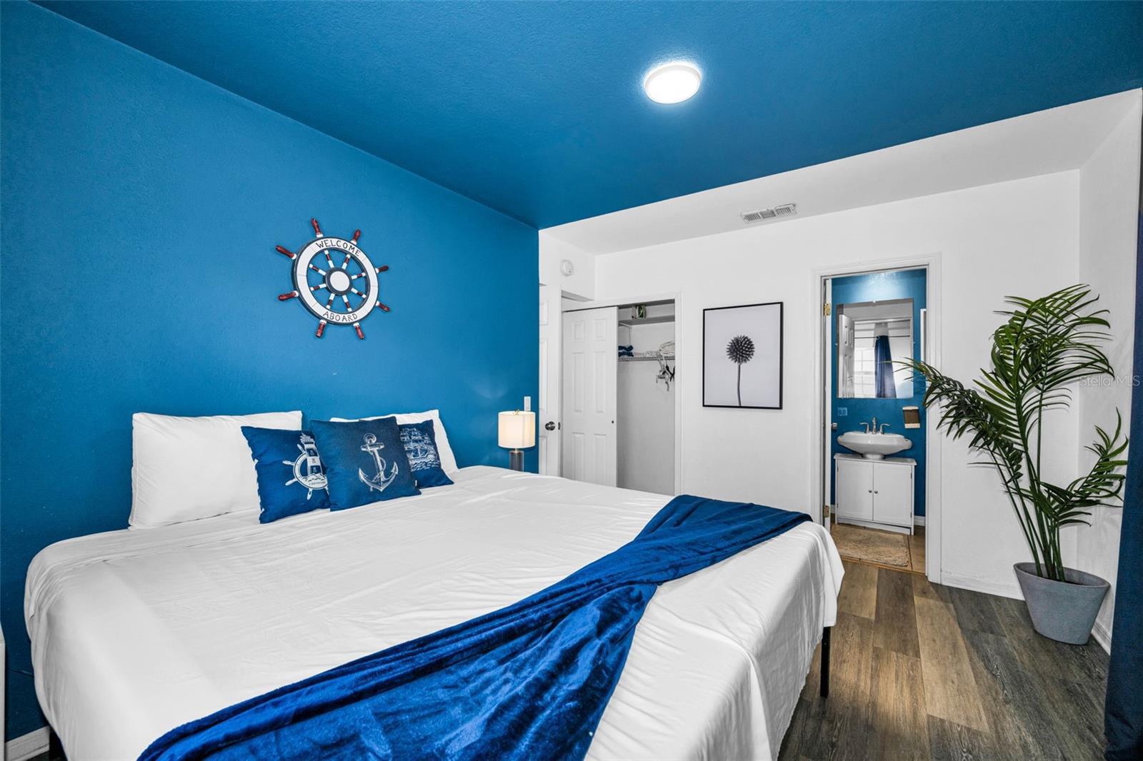 Image 22 of 52 For 1349 Regina Drive W