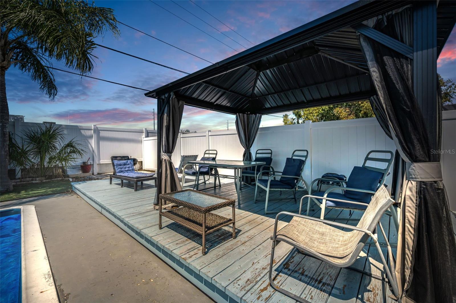 Image 29 of 52 For 1349 Regina Drive W