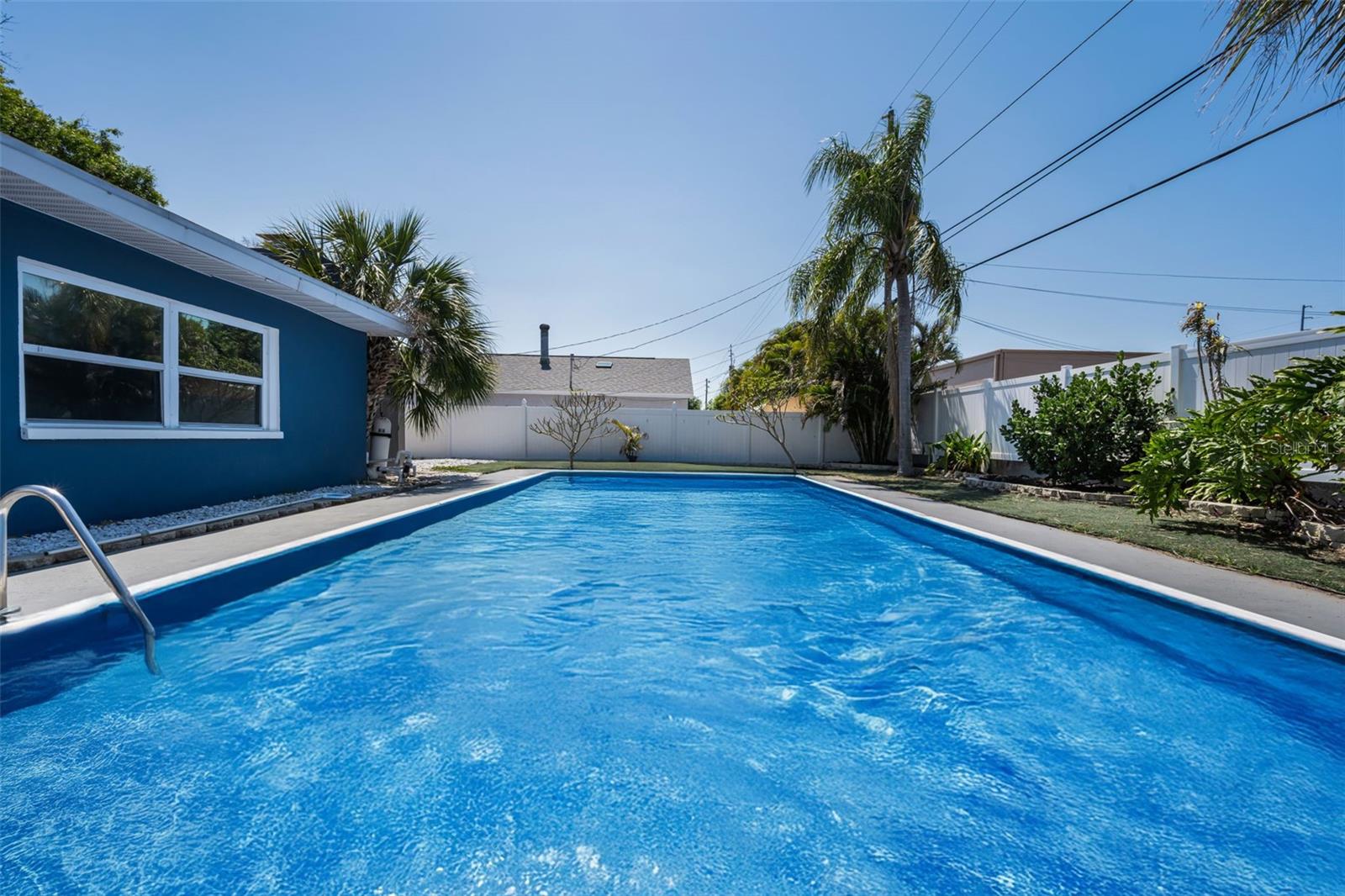 Image 31 of 52 For 1349 Regina Drive W