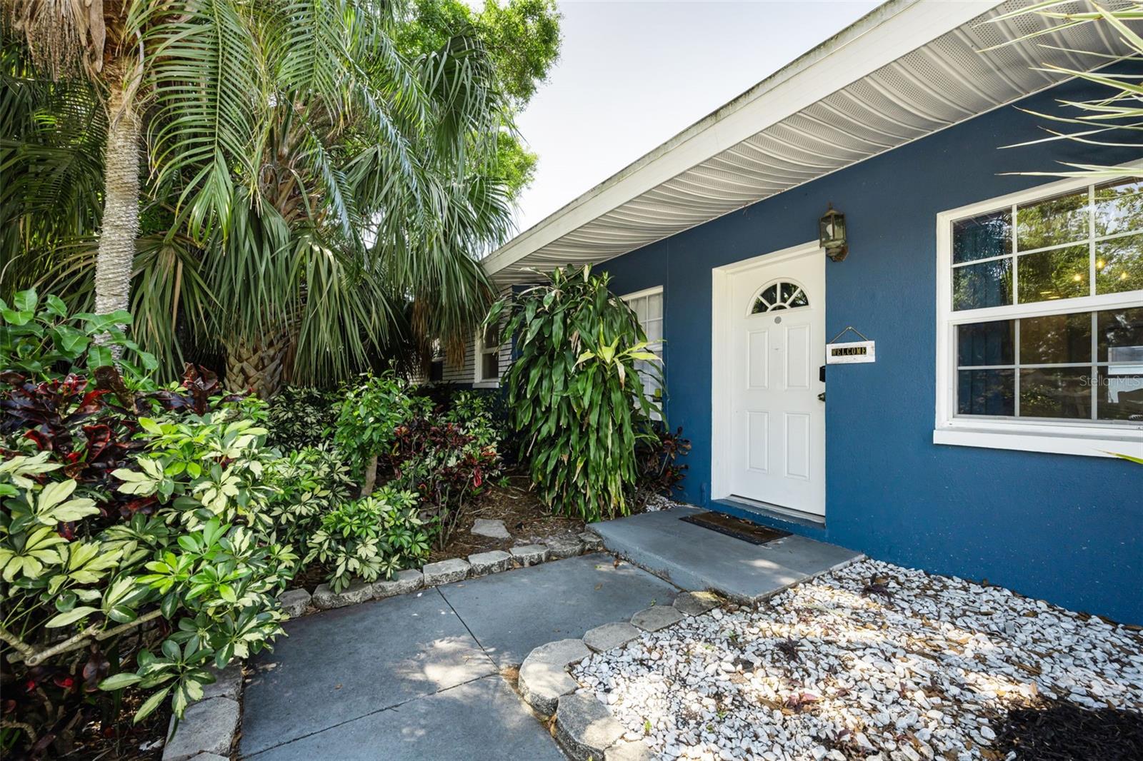 Image 43 of 52 For 1349 Regina Drive W