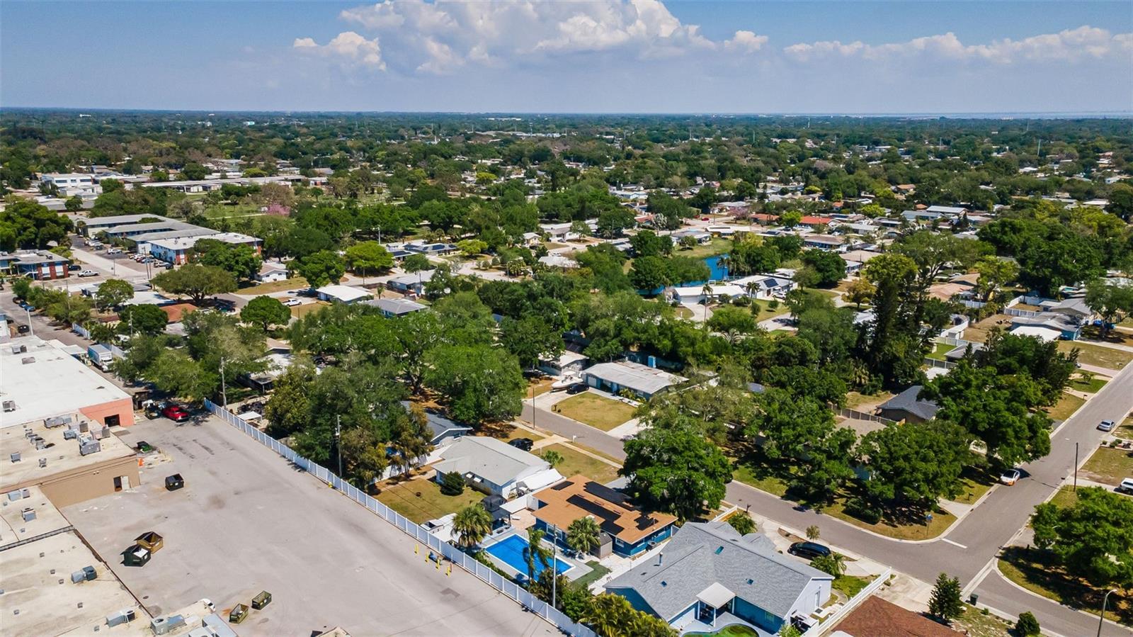 Image 48 of 52 For 1349 Regina Drive W