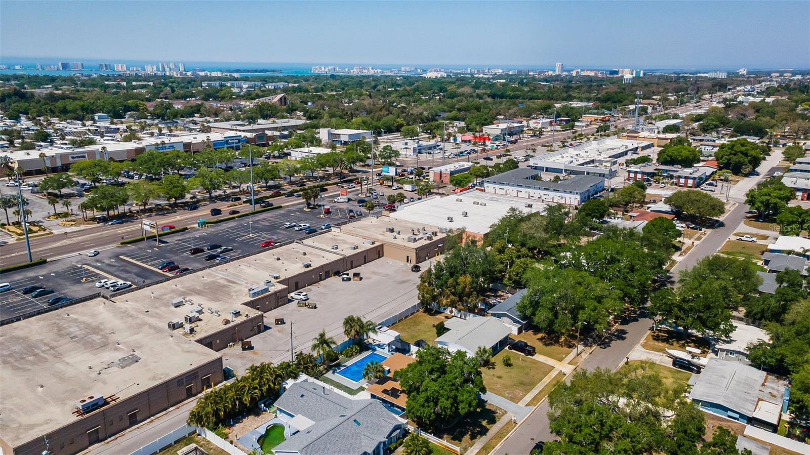 Image 49 of 52 For 1349 Regina Drive W