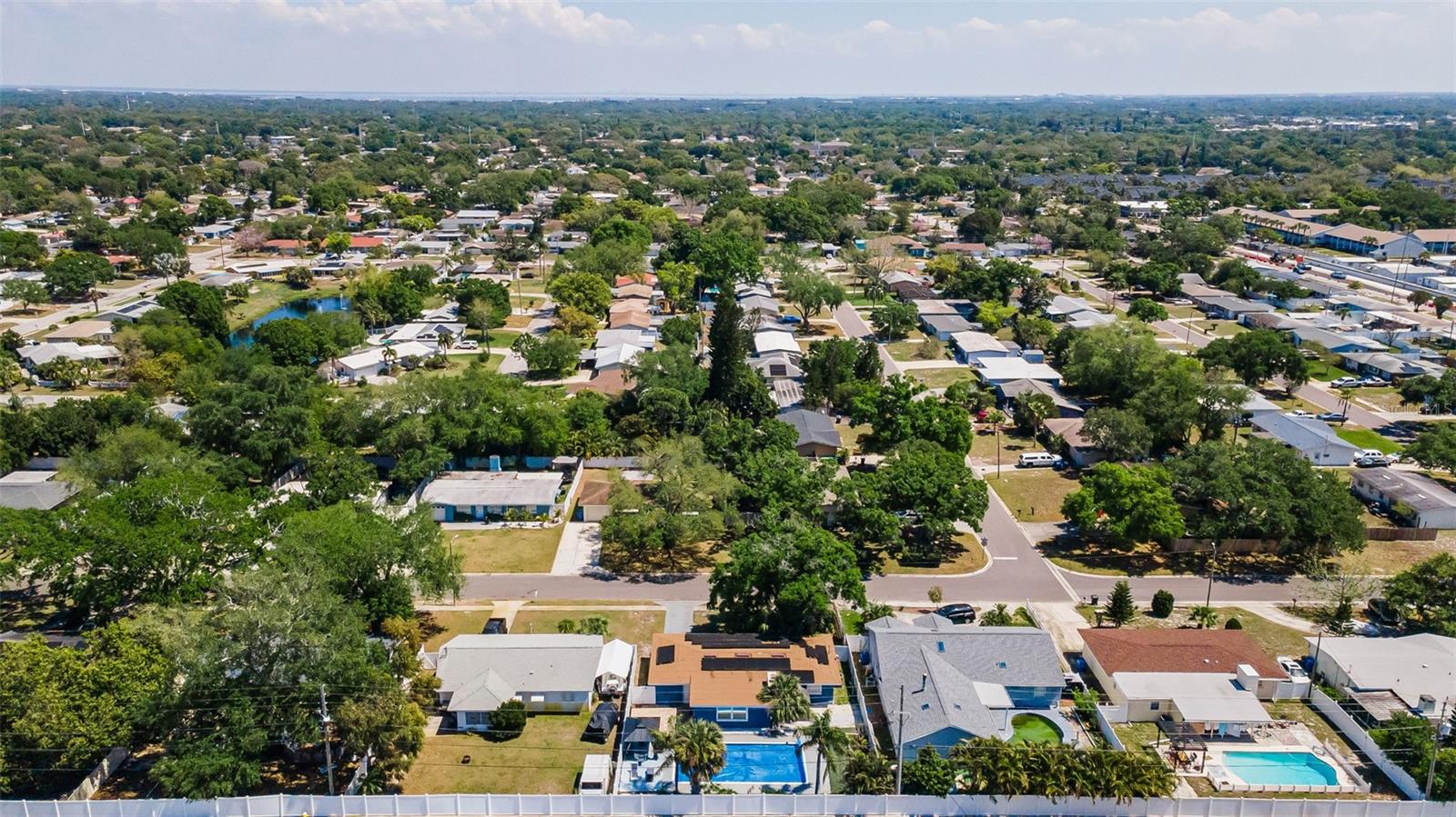 Image 50 of 52 For 1349 Regina Drive W