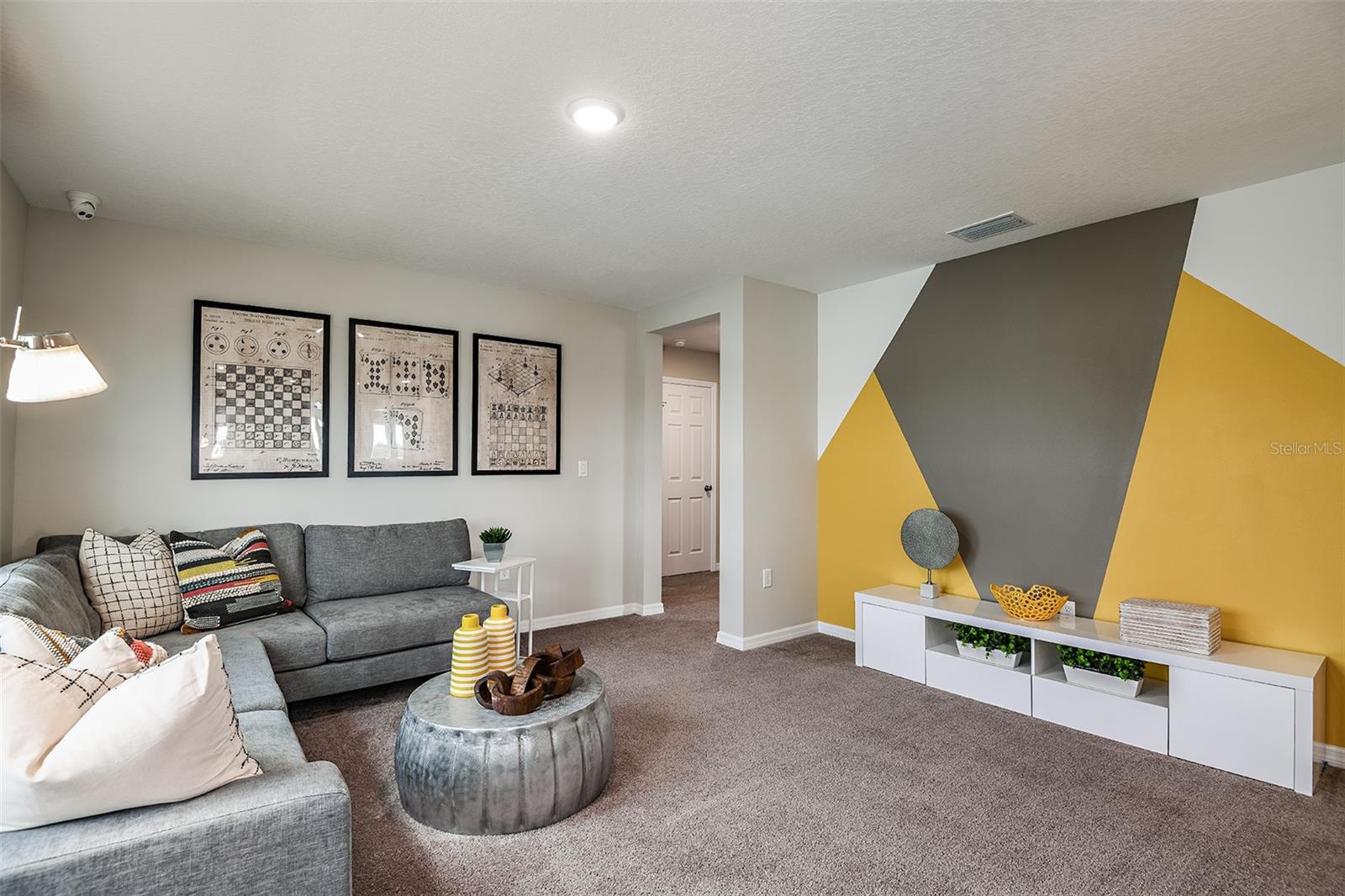 Image 15 of 28 For 4174 Gerbera Daisy Lane