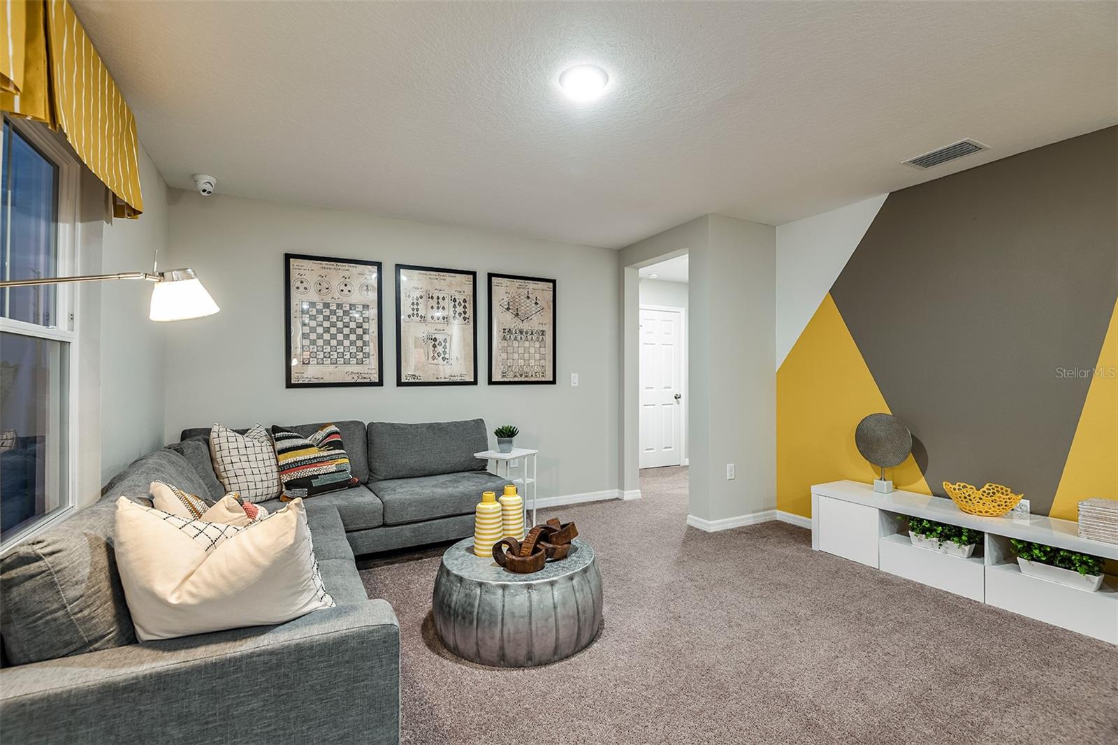 Image 23 of 28 For 4174 Gerbera Daisy Lane