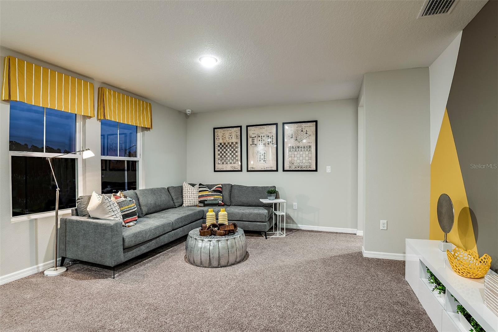 Image 24 of 28 For 4174 Gerbera Daisy Lane