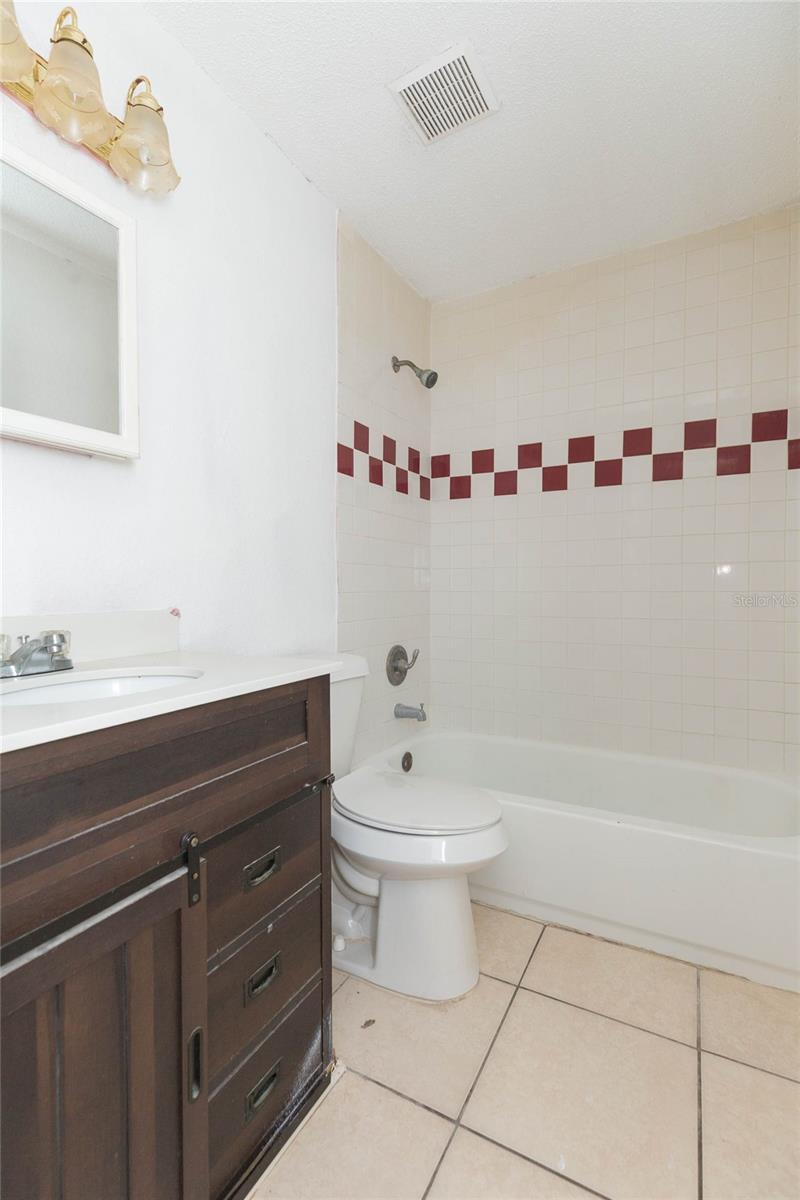 Image 5 of 15 For 8402 Mulberry Street