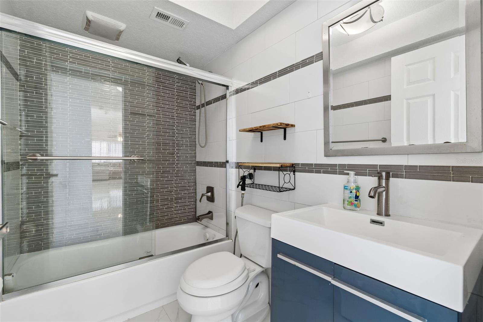 Image 25 of 35 For 5803 Tampa Shores Boulevard