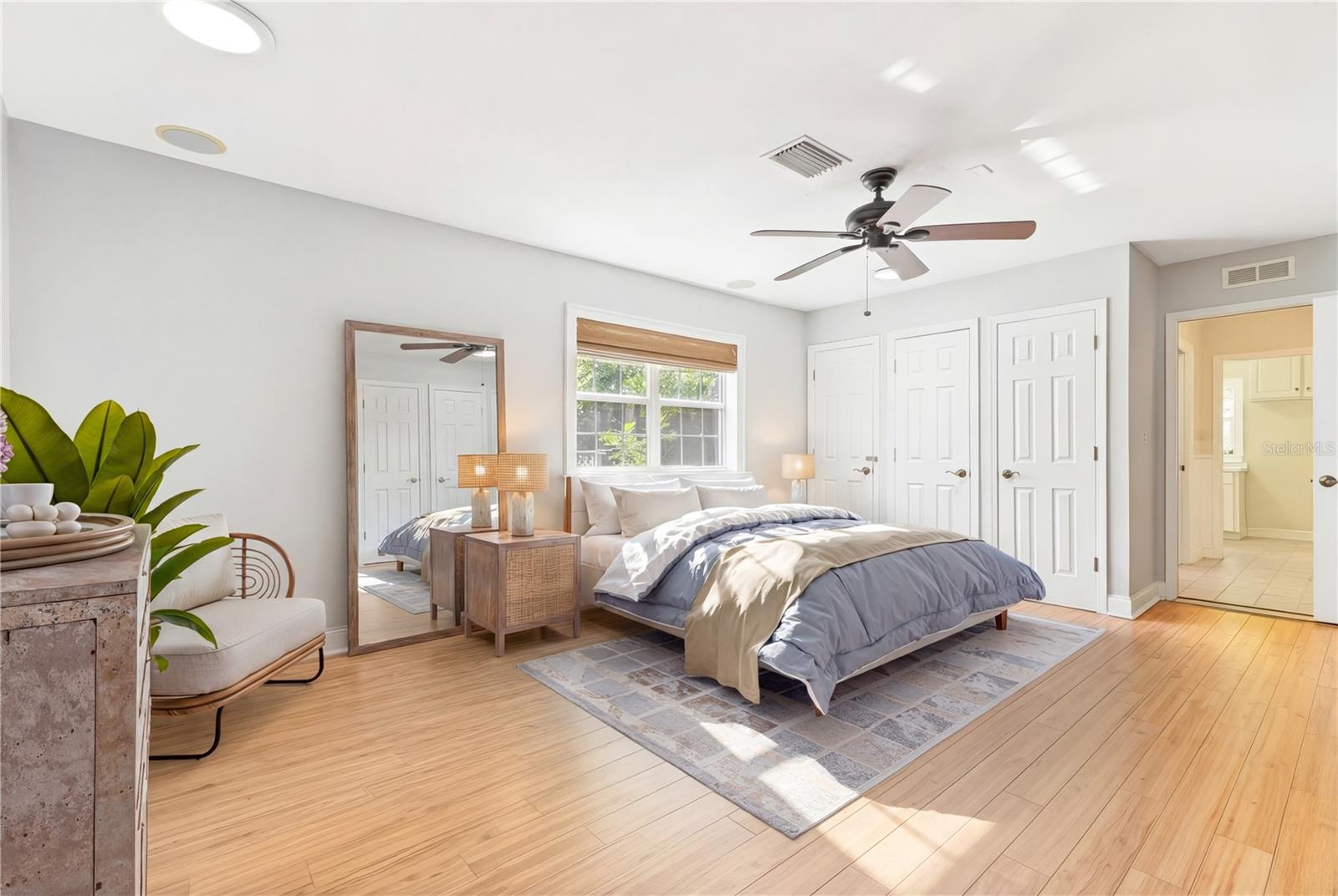 Listing photo id 17 for 2102 Kyra Drive