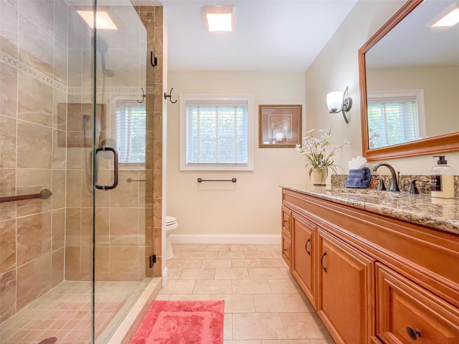 Listing photo id 18 for 2102 Kyra Drive