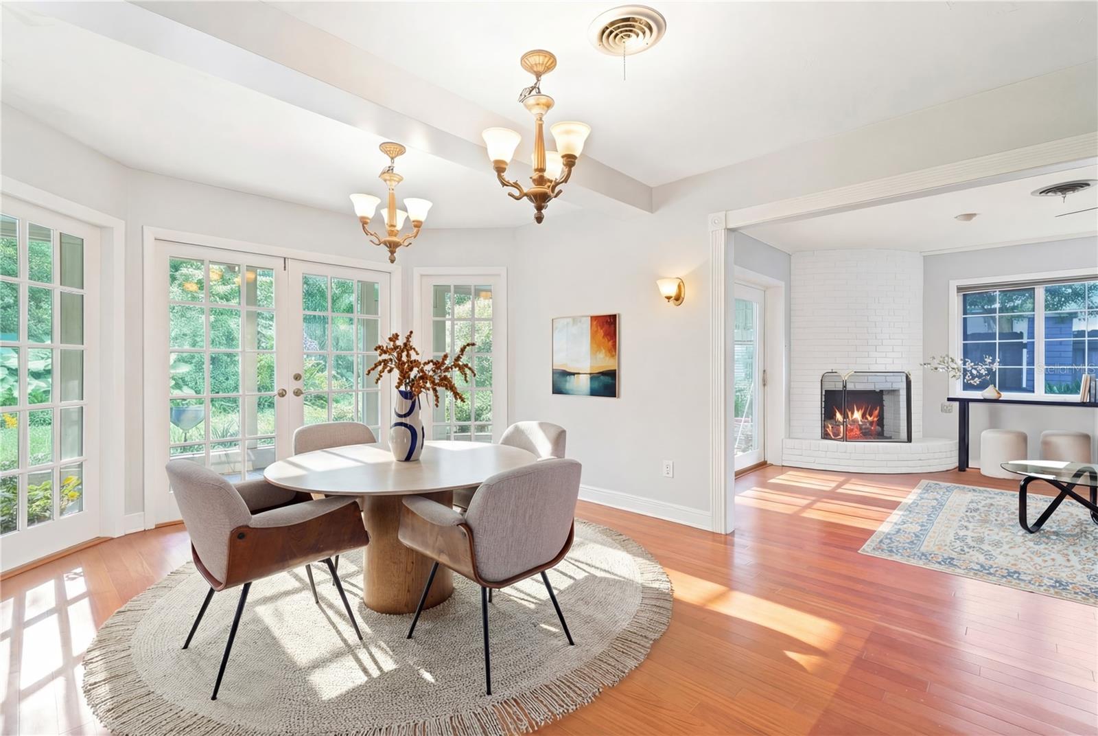 Listing photo id 7 for 2102 Kyra Drive