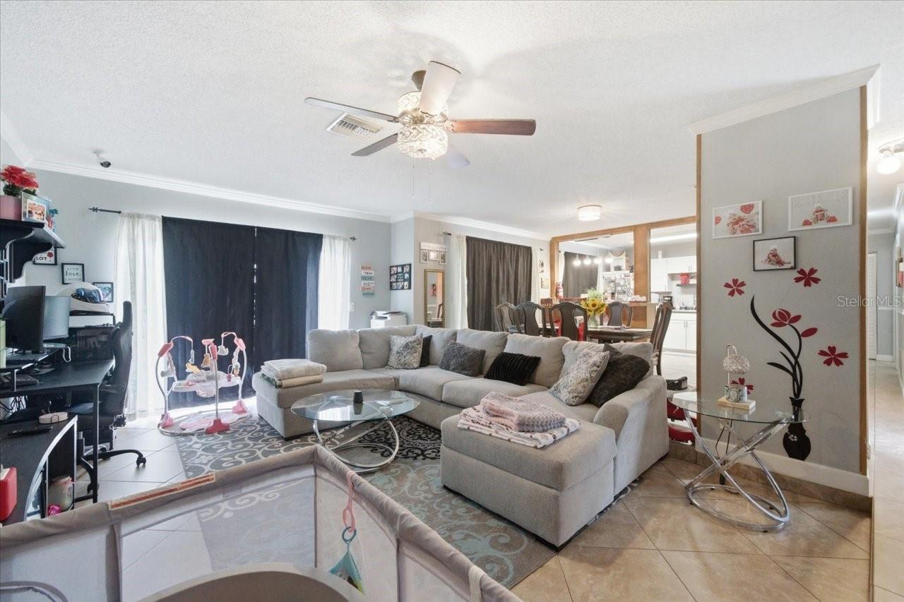 Image 10 of 43 For 4464 Bromley Avenue