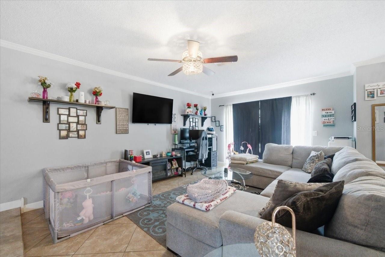 Image 11 of 43 For 4464 Bromley Avenue