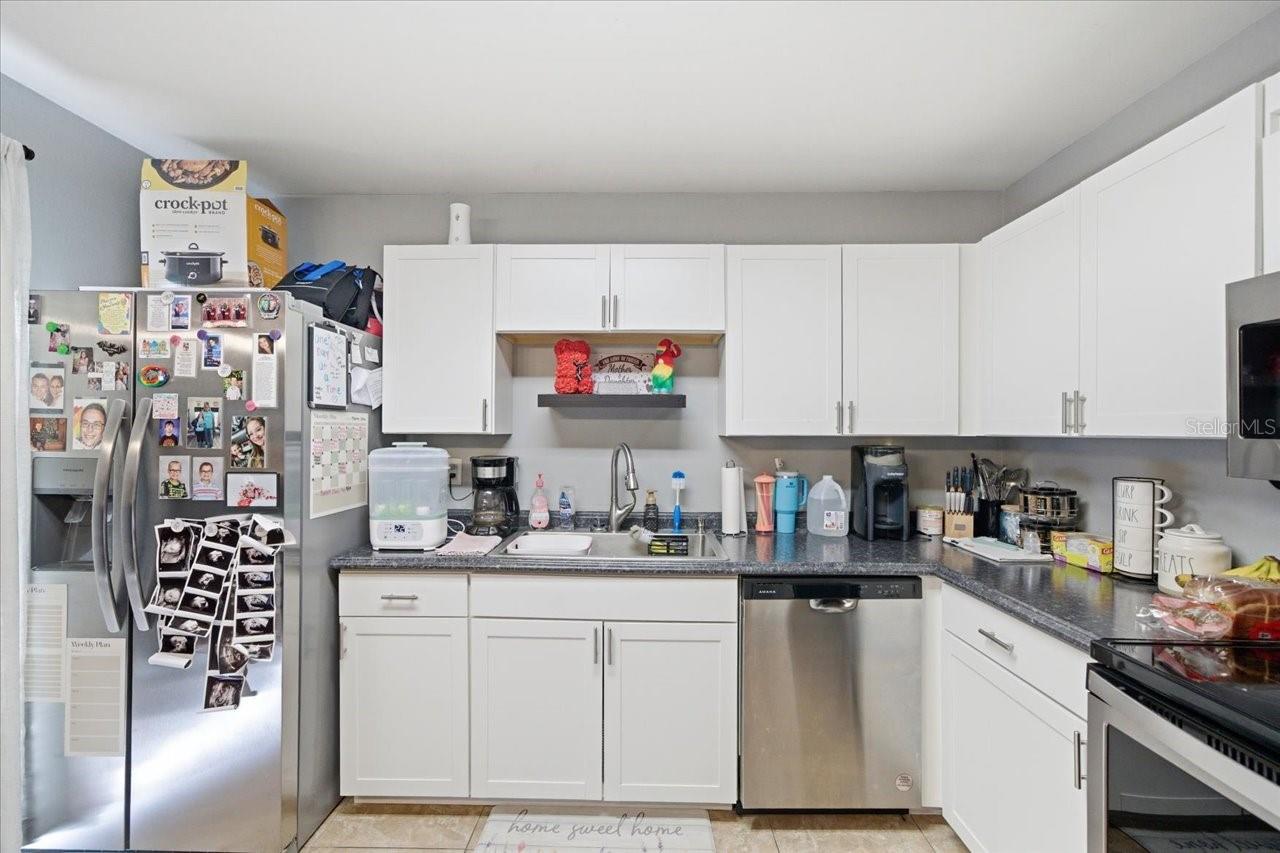 Image 18 of 43 For 4464 Bromley Avenue