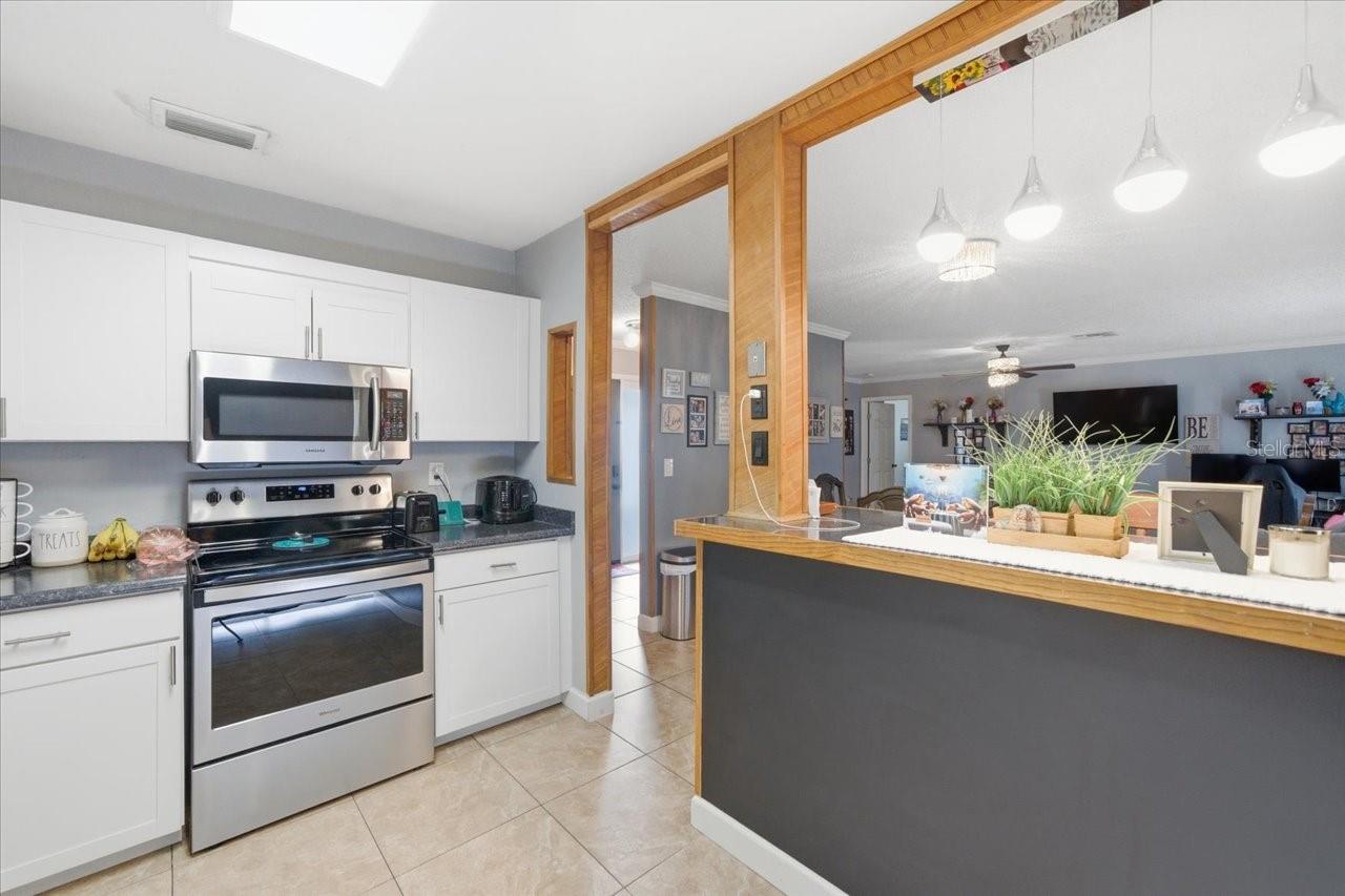 Image 20 of 43 For 4464 Bromley Avenue