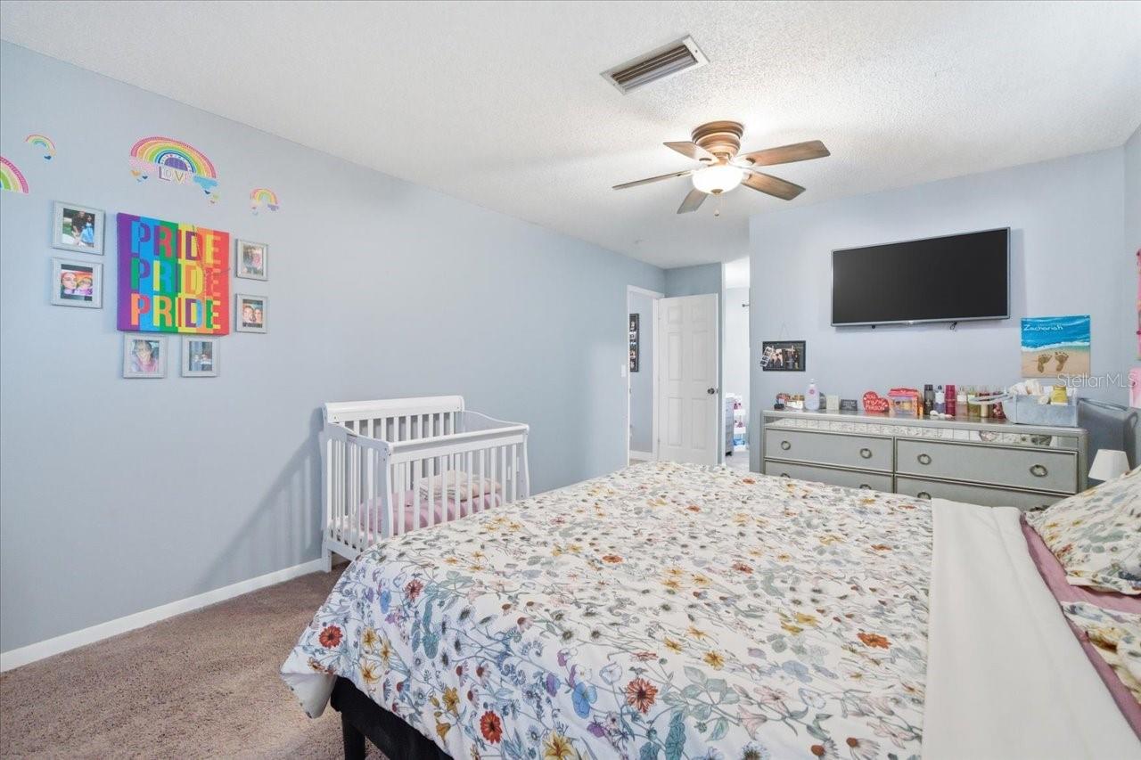 Image 27 of 43 For 4464 Bromley Avenue