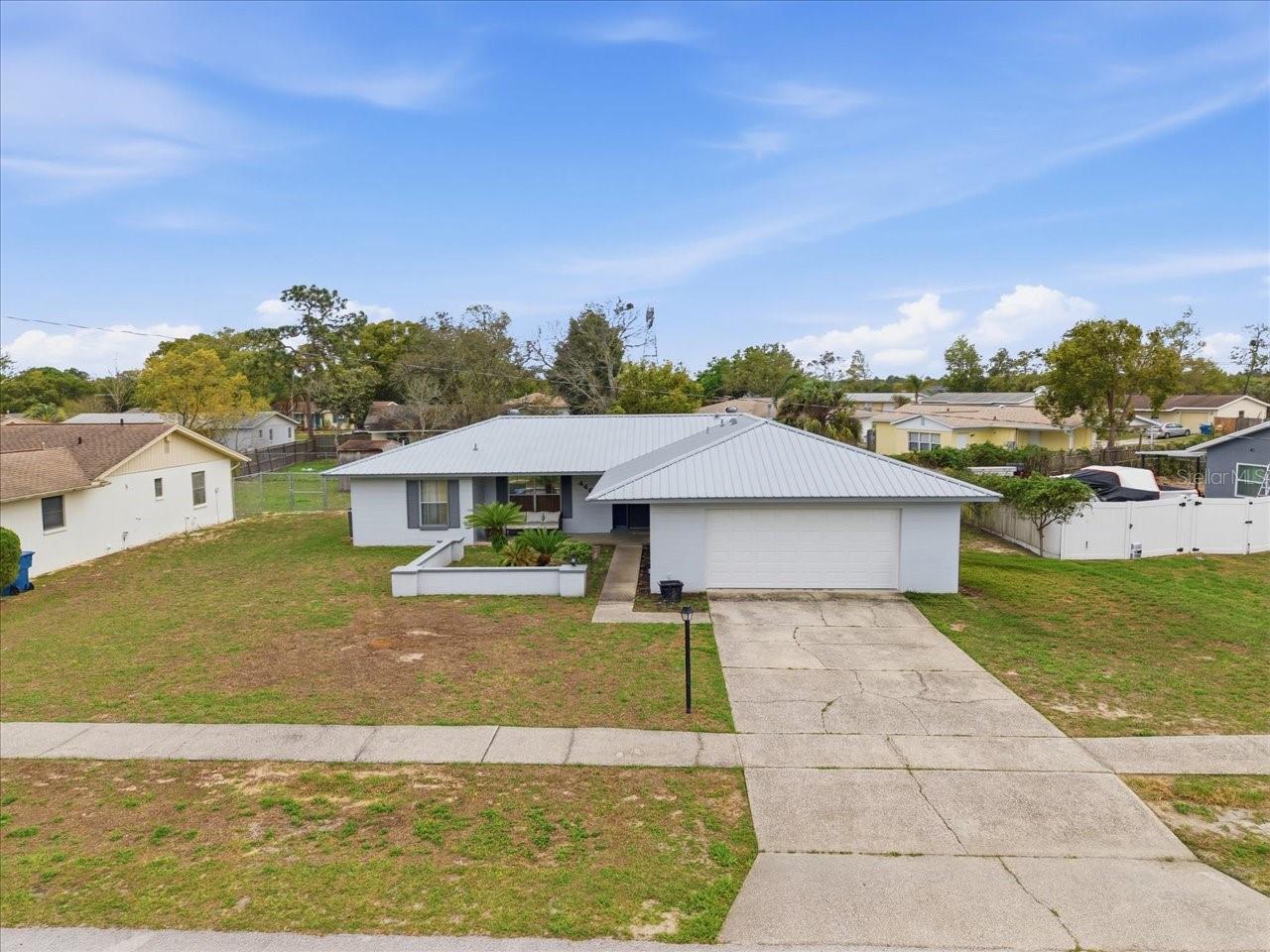 Image 3 of 43 For 4464 Bromley Avenue