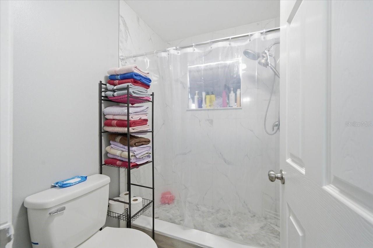 Image 30 of 43 For 4464 Bromley Avenue