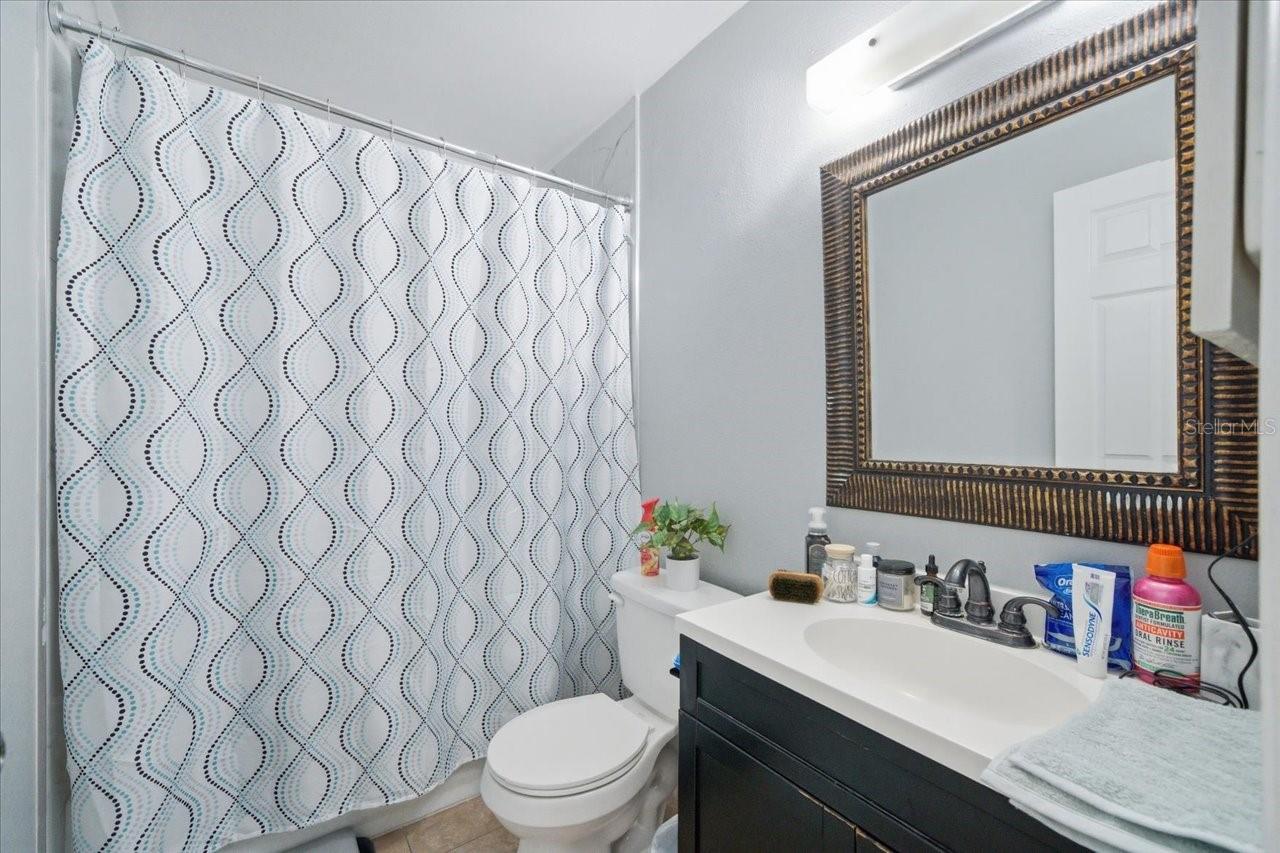 Image 34 of 43 For 4464 Bromley Avenue