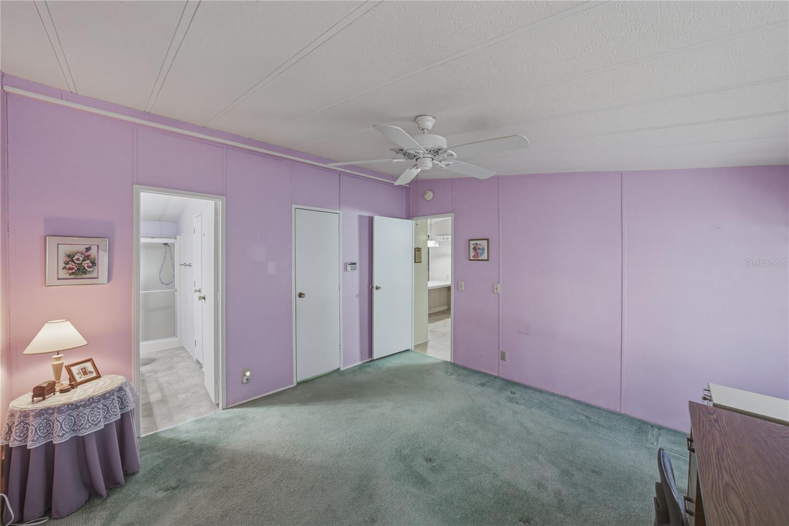 Listing photo id 24 for 5556 Riviera Drive