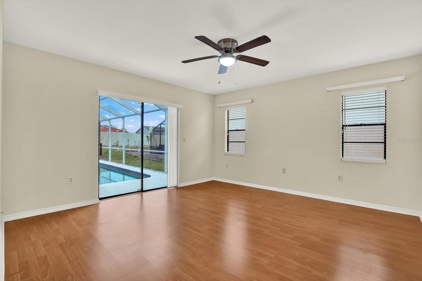 Listing photo id 9 for 1503 Overland Drive