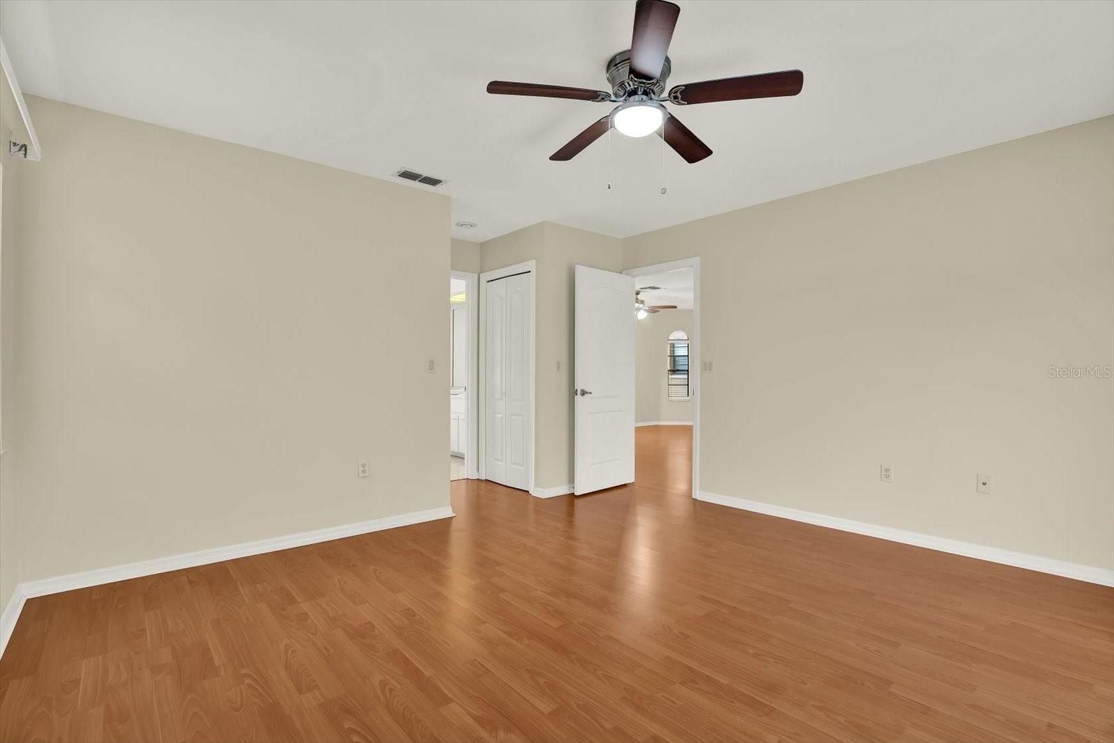 Listing photo id 10 for 1503 Overland Drive