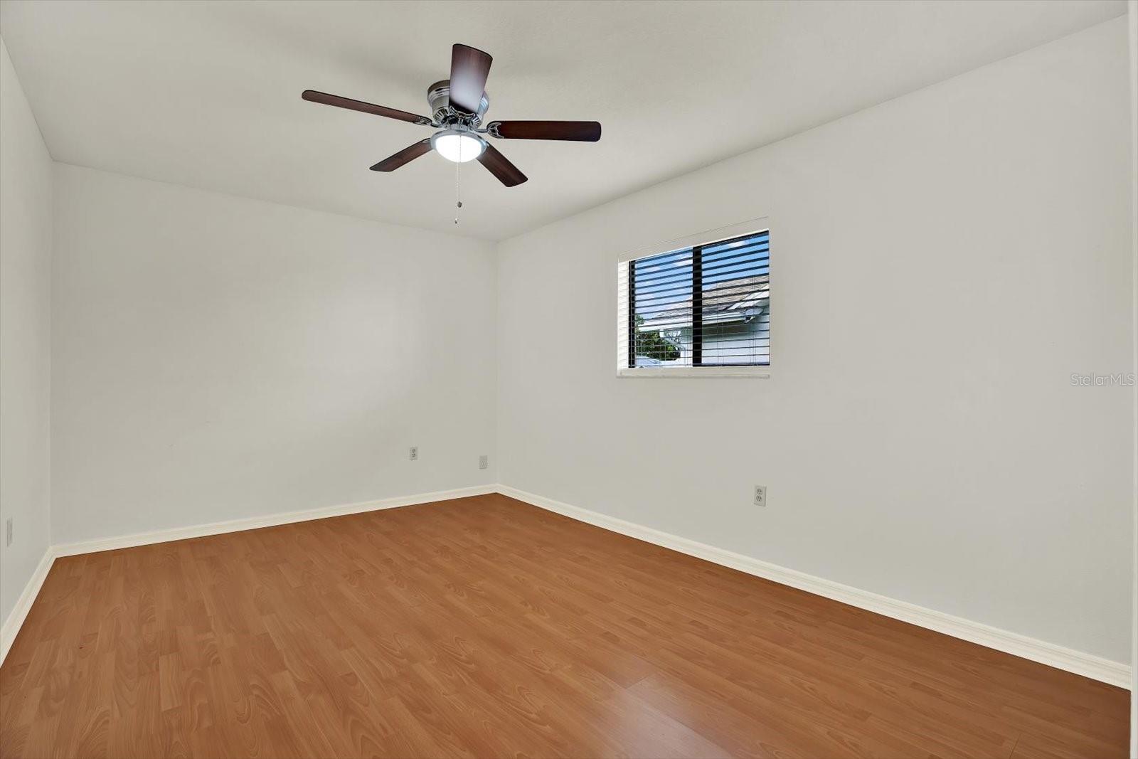 Listing photo id 12 for 1503 Overland Drive