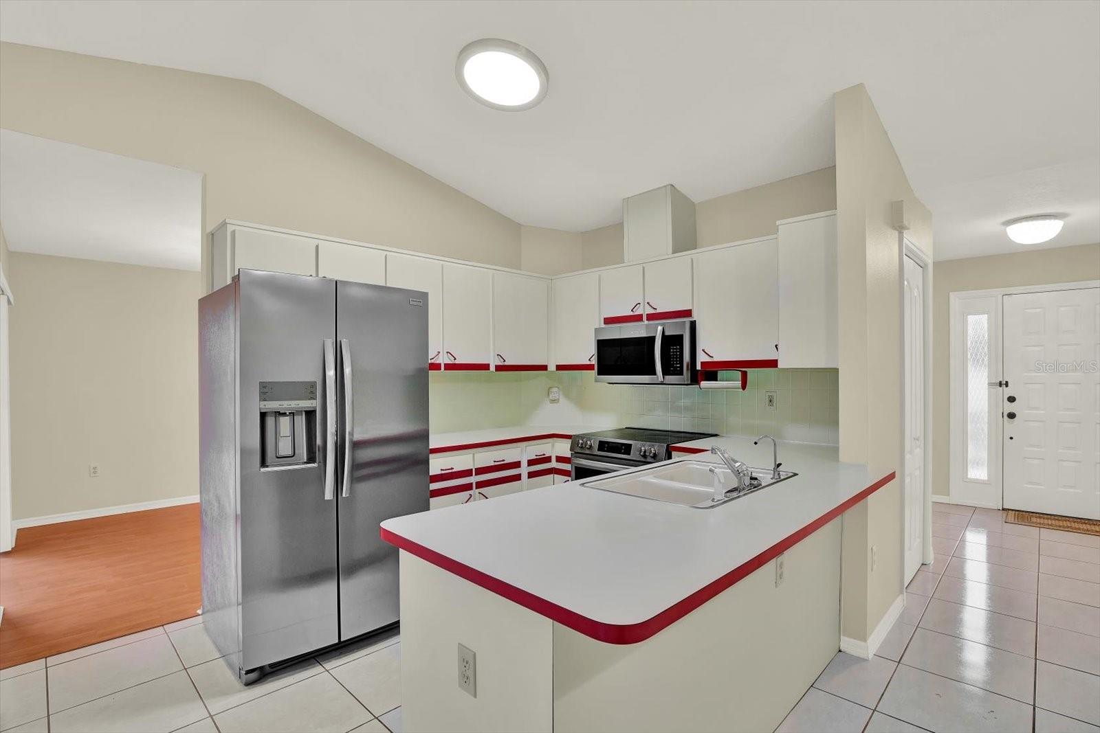 Listing photo id 6 for 1503 Overland Drive