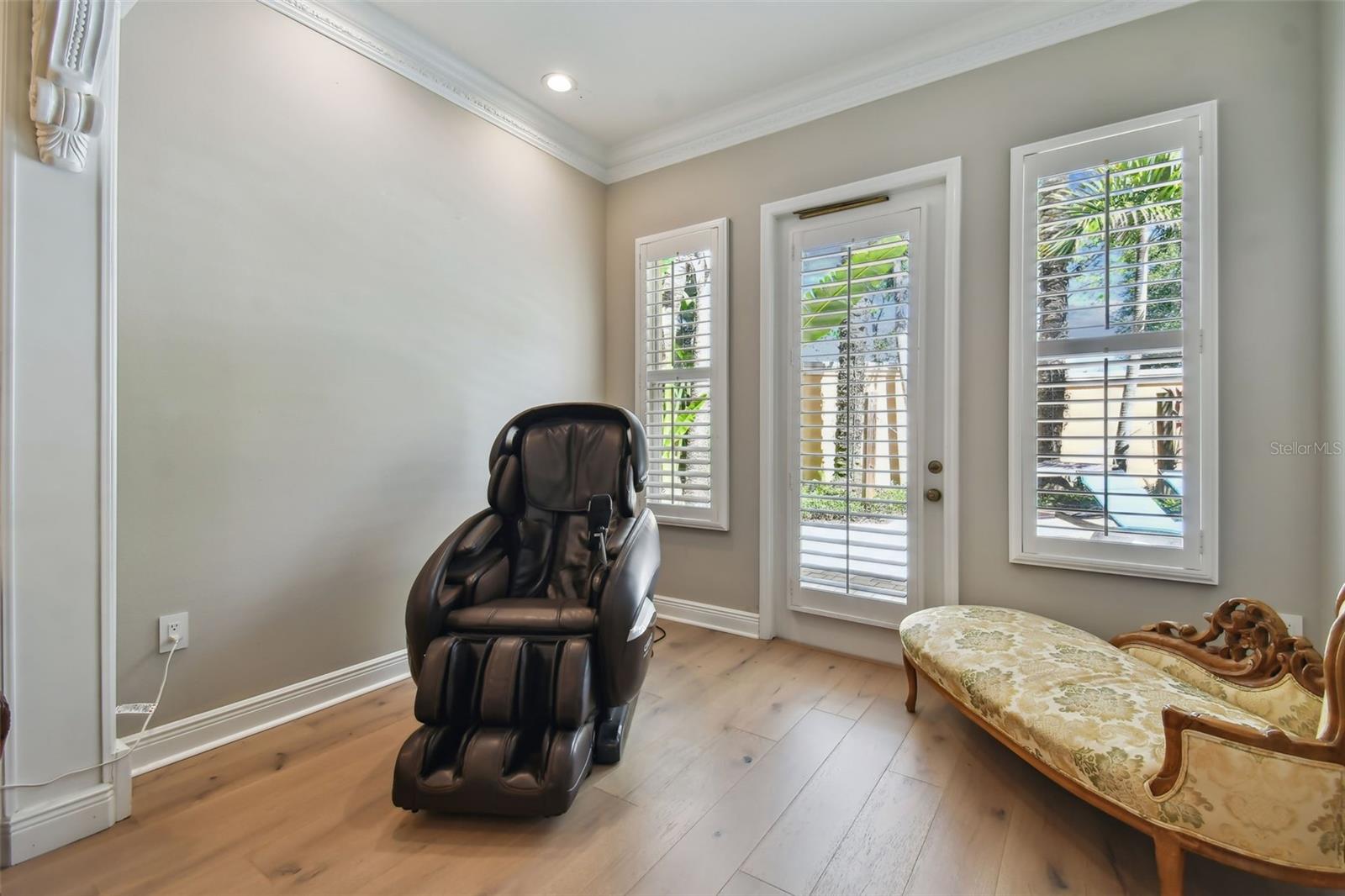 Image 29 of 100 For 10712 Pontofino Circle