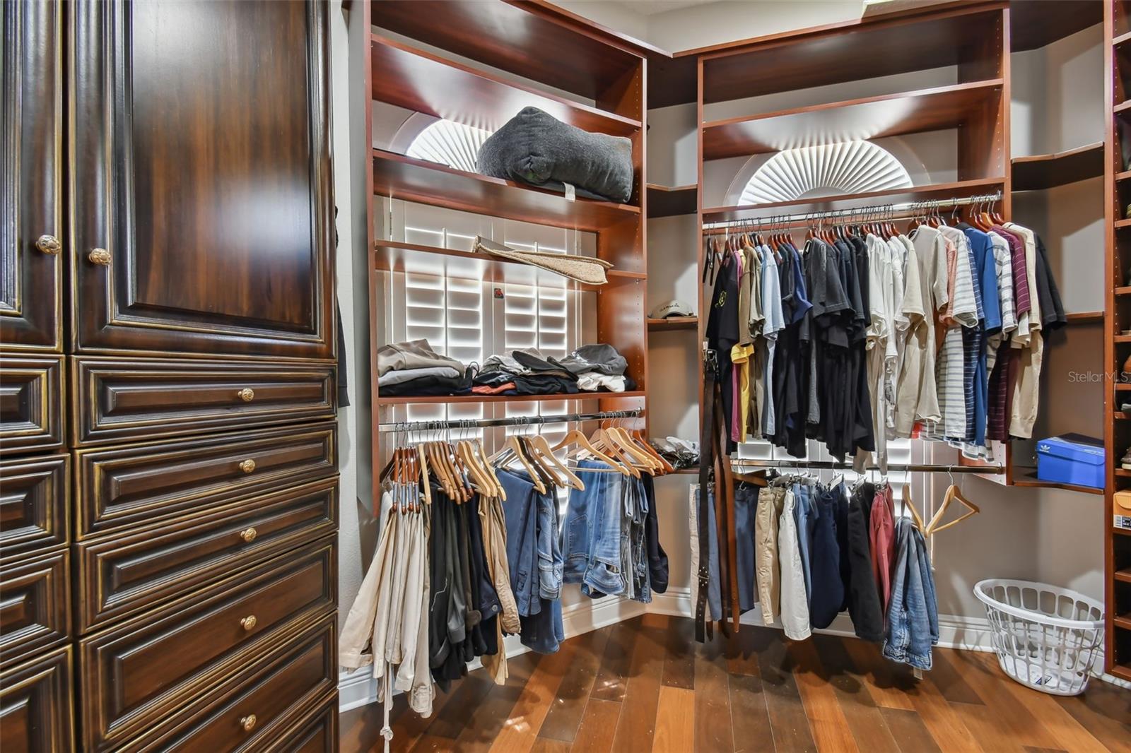 Image 34 of 100 For 10712 Pontofino Circle