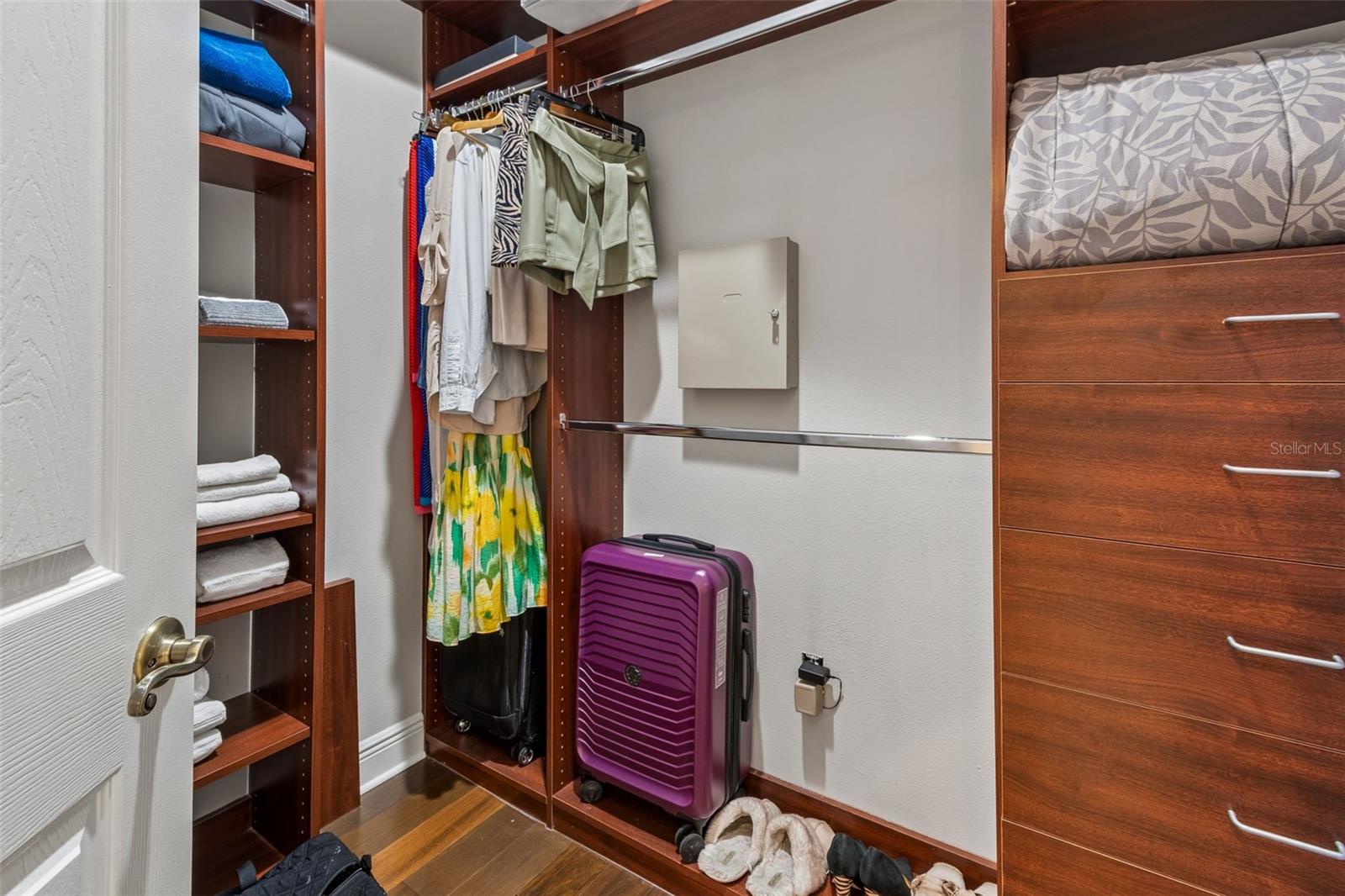 Image 36 of 100 For 10712 Pontofino Circle