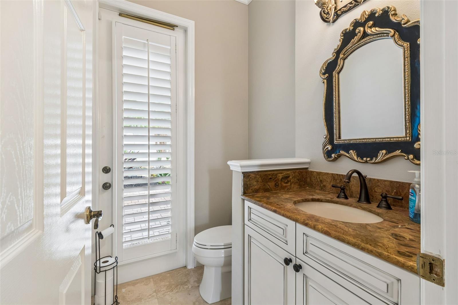 Image 39 of 100 For 10712 Pontofino Circle