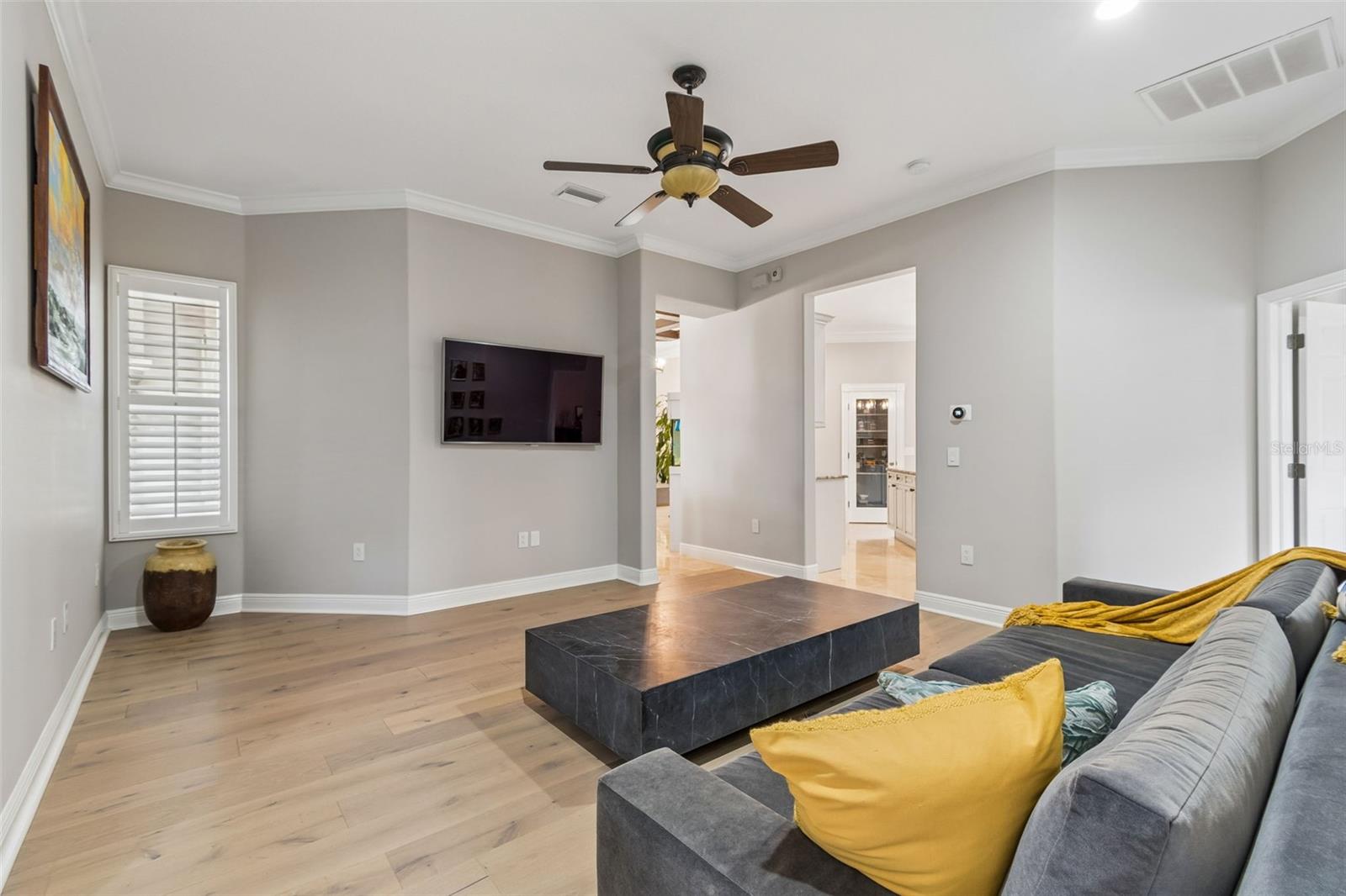 Image 41 of 100 For 10712 Pontofino Circle