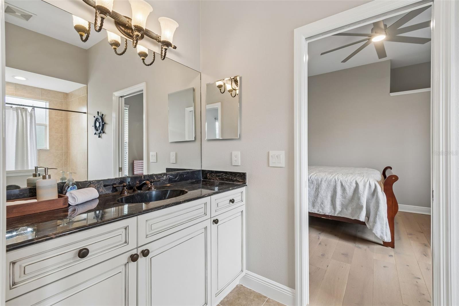 Image 45 of 100 For 10712 Pontofino Circle