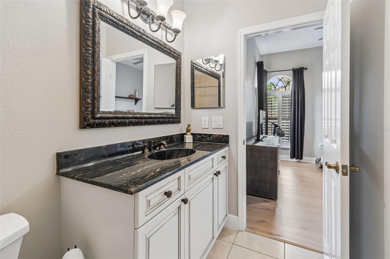 Image 51 of 100 For 10712 Pontofino Circle