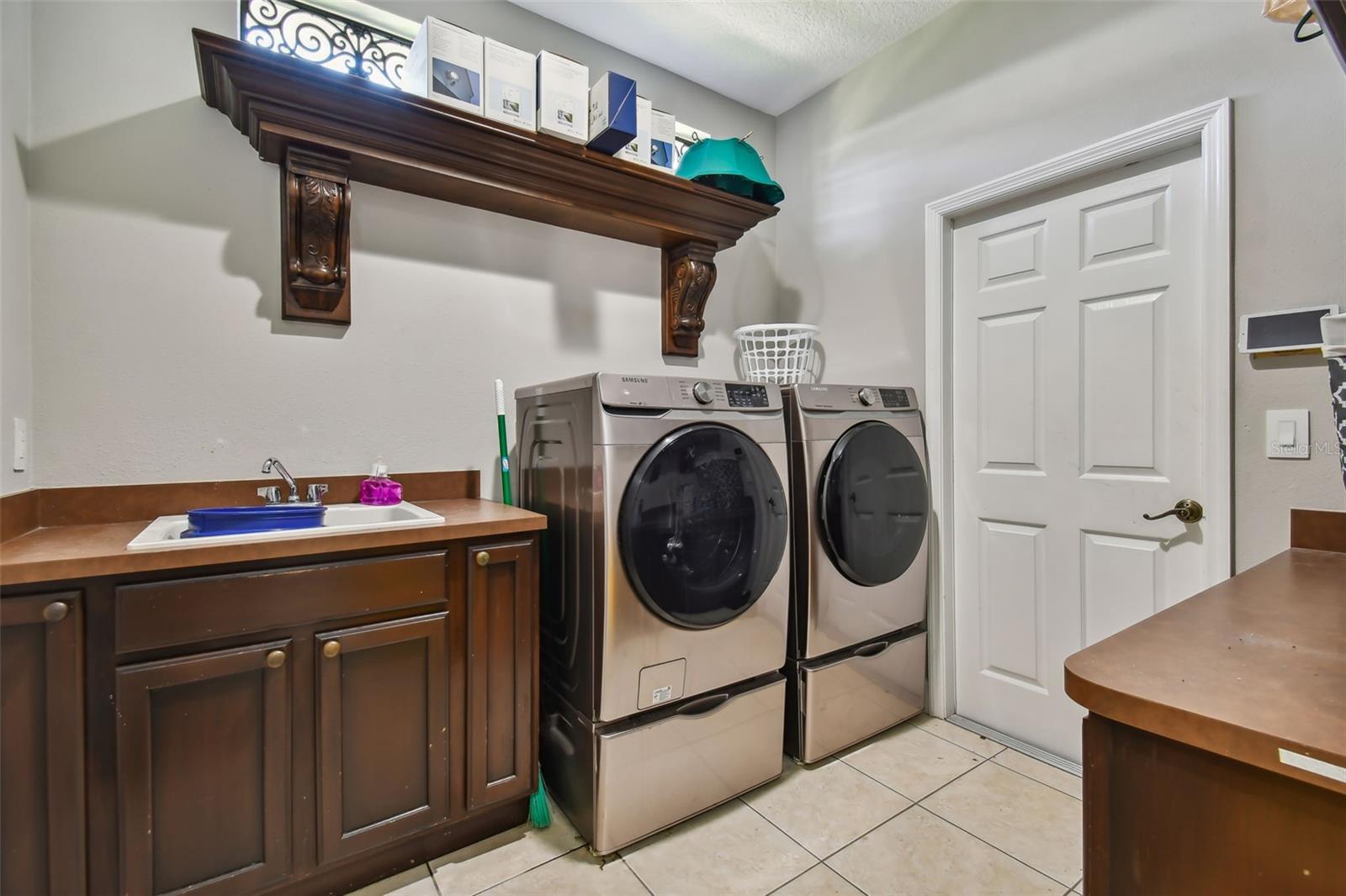 Image 53 of 100 For 10712 Pontofino Circle