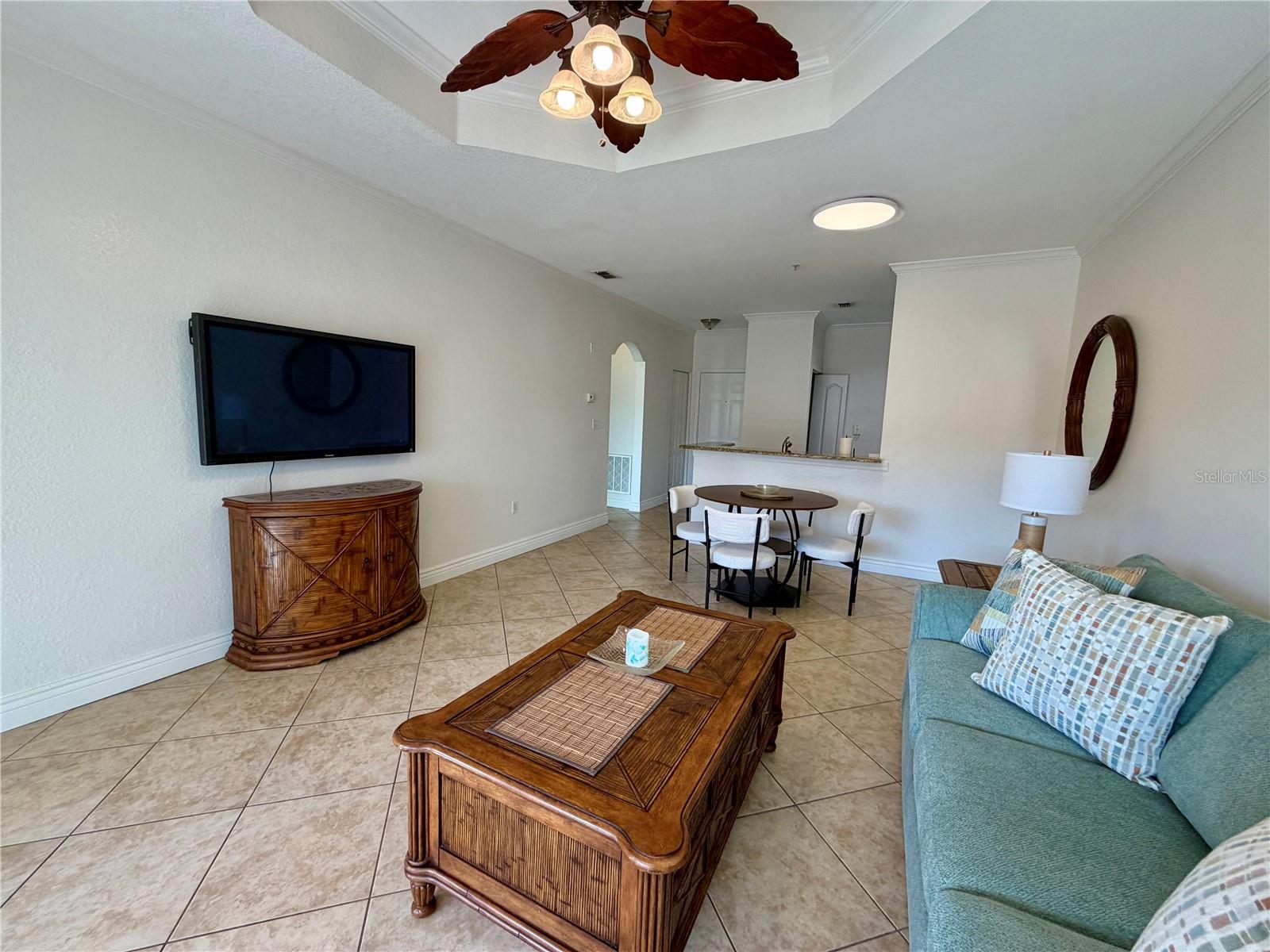 Image 17 of 22 For 2723 Via Capri  834