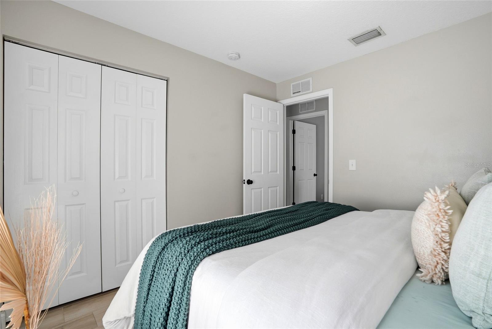 Image 32 of 53 For 6052 114th Avenue N