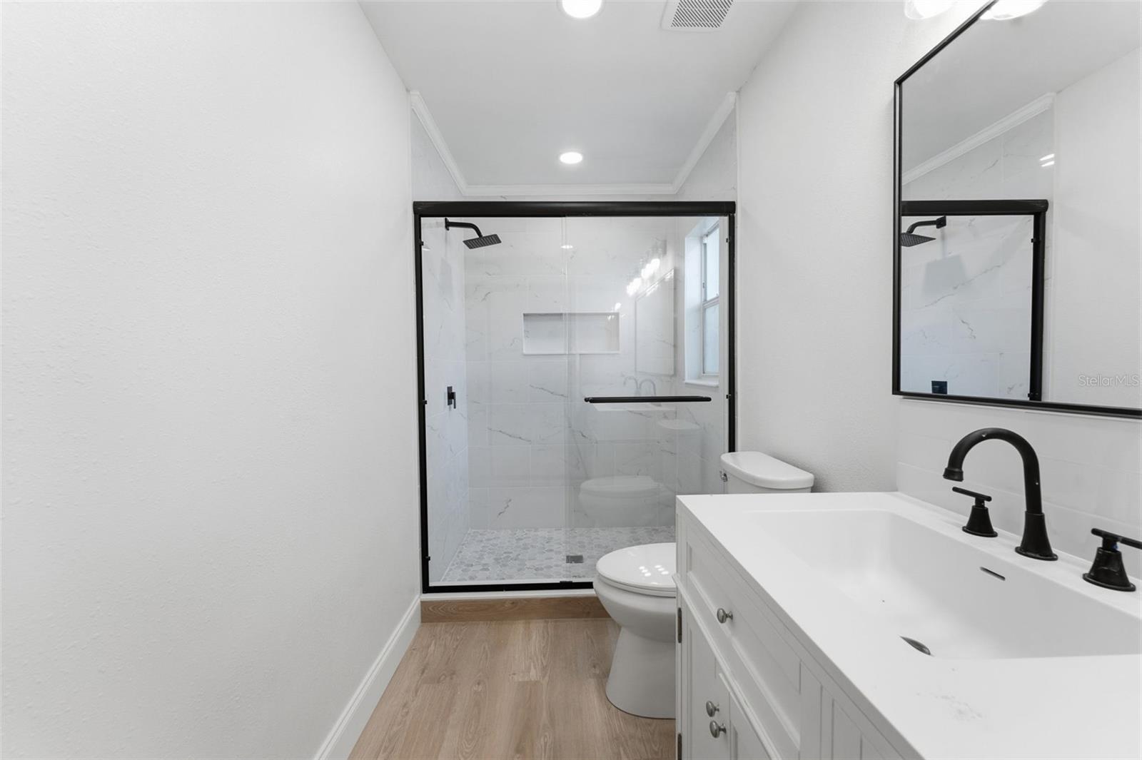 Image 18 of 44 For 5931 Taywood Drive