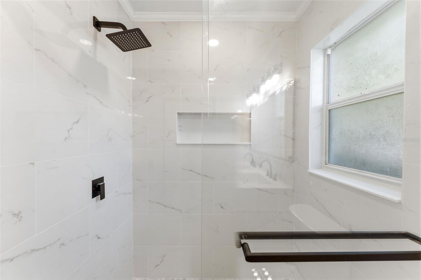 Image 19 of 44 For 5931 Taywood Drive